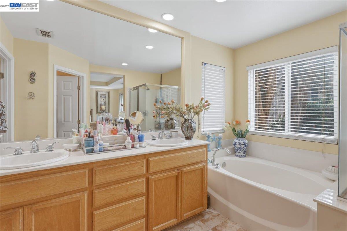 Detail Gallery Image 37 of 60 For 2248 Golden Leaf Ln., Tracy,  CA 95377 - 4 Beds | 3 Baths