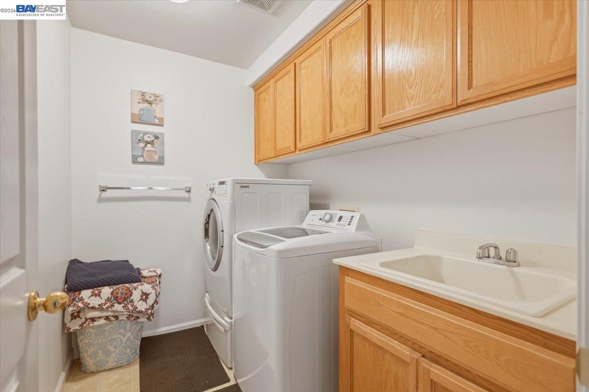 Detail Gallery Image 39 of 60 For 2248 Golden Leaf Ln., Tracy,  CA 95377 - 4 Beds | 3 Baths