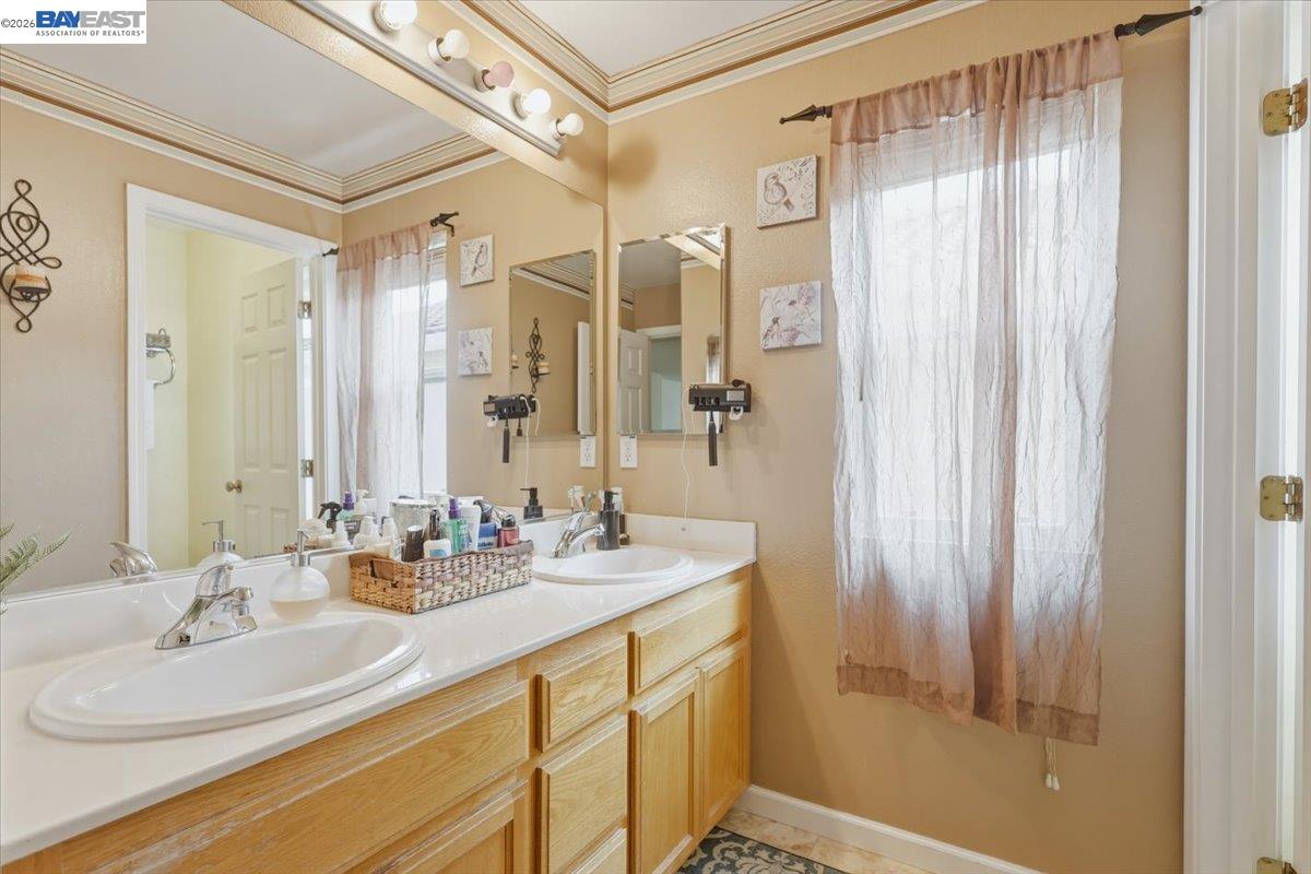 Detail Gallery Image 44 of 60 For 2248 Golden Leaf Ln., Tracy,  CA 95377 - 4 Beds | 3 Baths