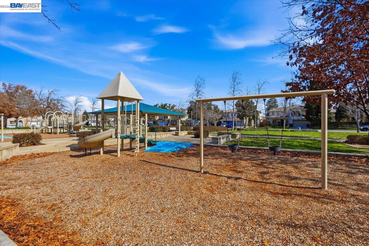 Detail Gallery Image 57 of 60 For 2248 Golden Leaf Ln., Tracy,  CA 95377 - 4 Beds | 3 Baths