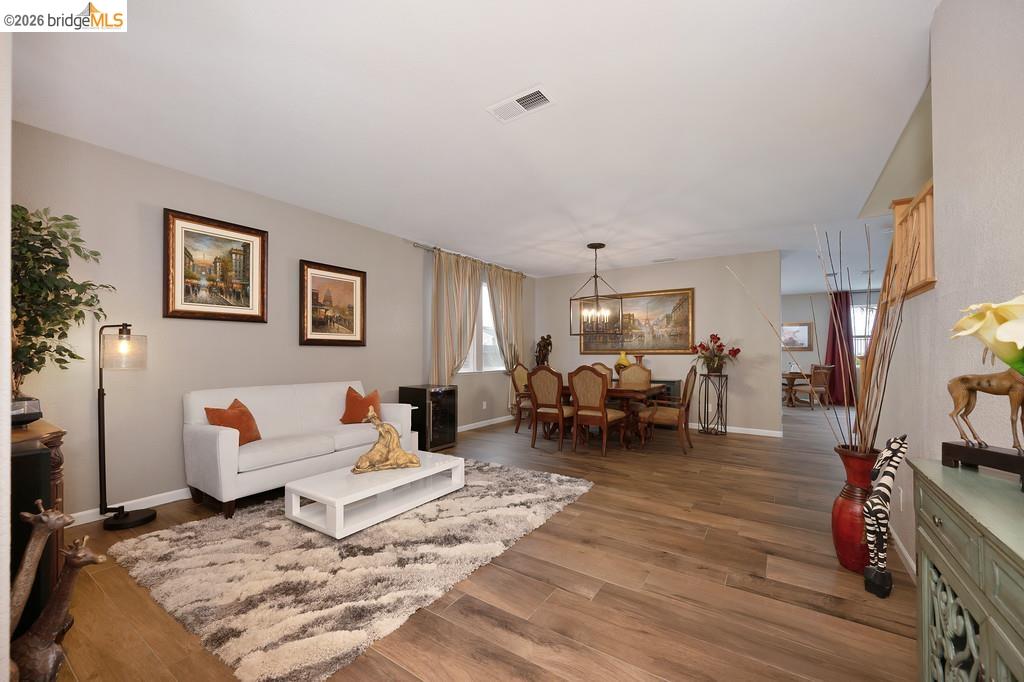 Detail Gallery Image 2 of 47 For 10914 Woodring Drive, Mather,  CA 95655-3071 - 5 Beds | 3 Baths