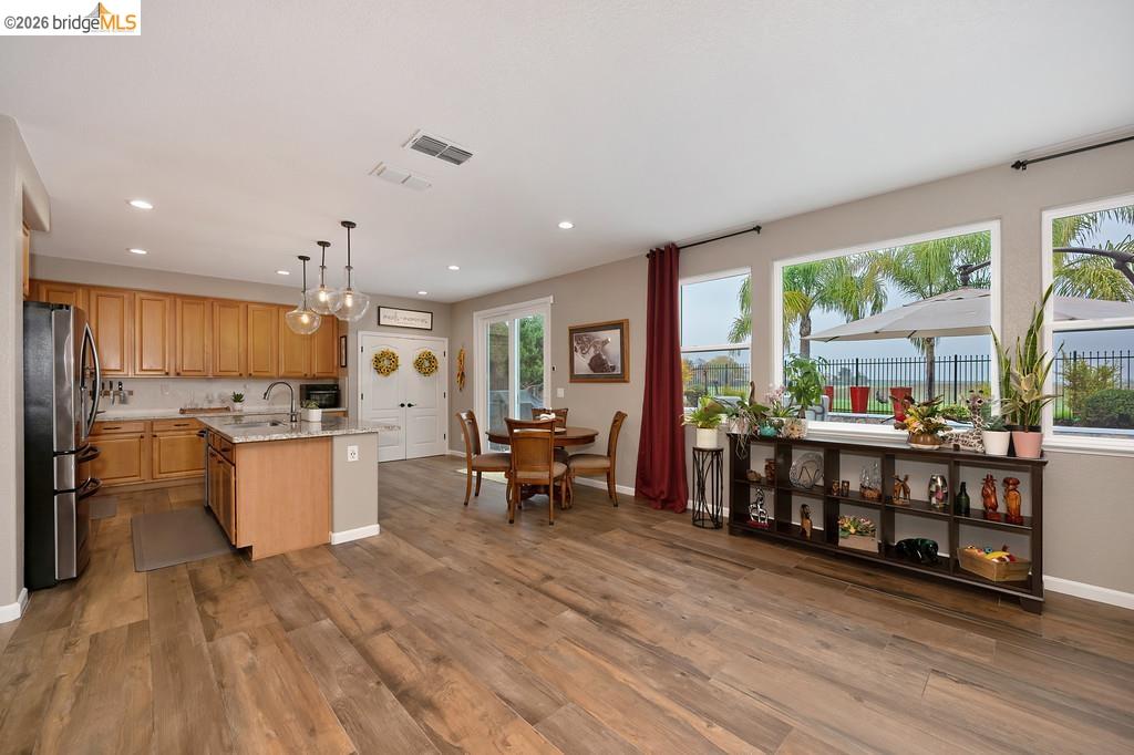 Detail Gallery Image 15 of 47 For 10914 Woodring Drive, Mather,  CA 95655-3071 - 5 Beds | 3 Baths