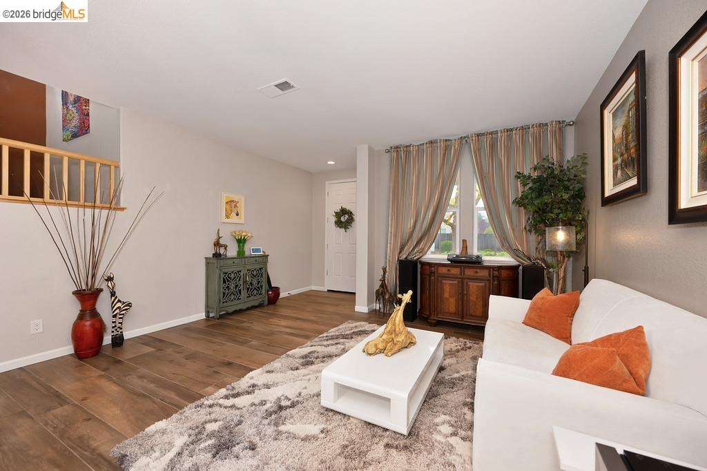 Detail Gallery Image 4 of 47 For 10914 Woodring Drive, Mather,  CA 95655-3071 - 5 Beds | 3 Baths