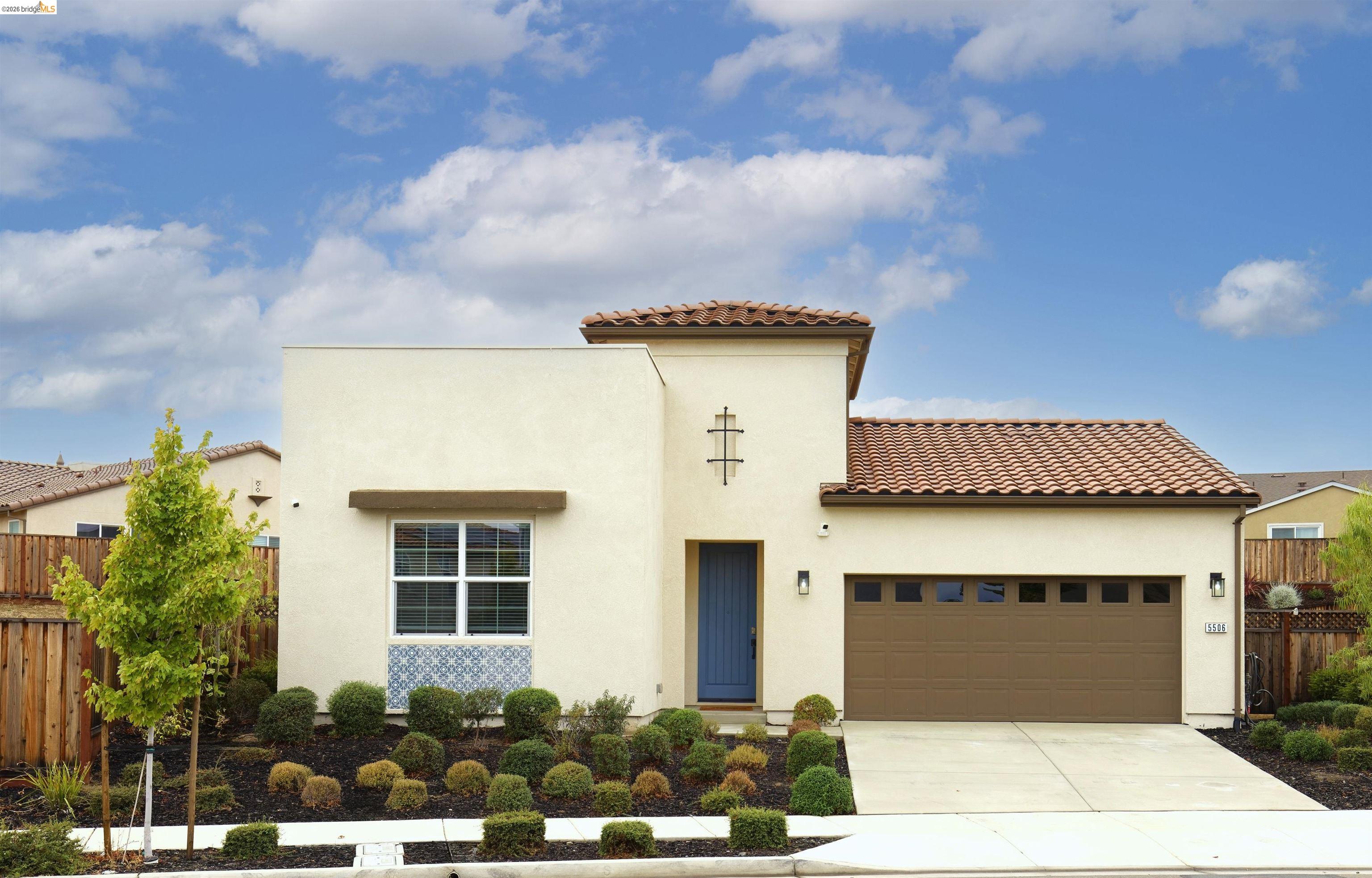 Front Image Thumbnail for EB41125367