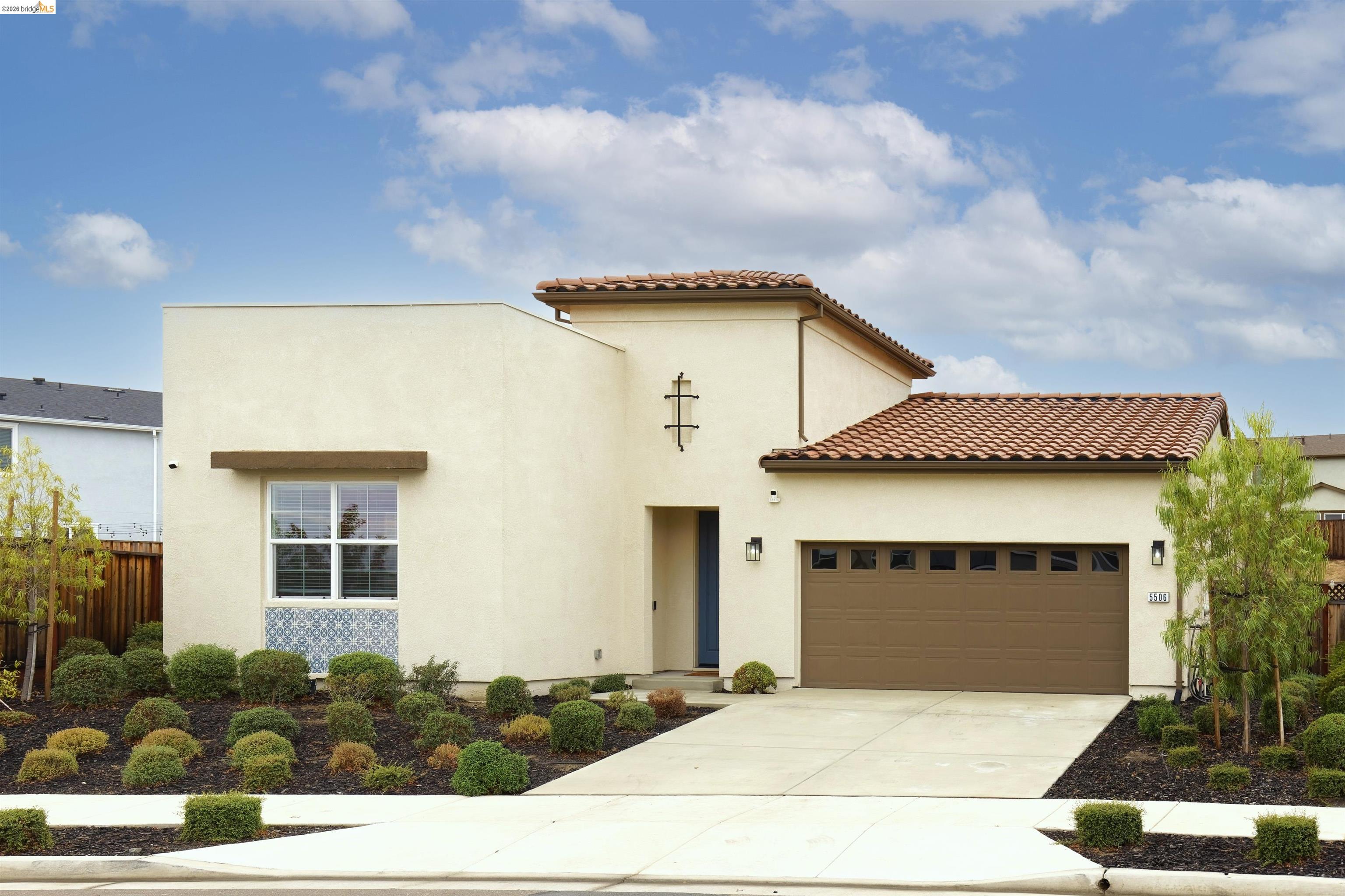 Detail Gallery Image 2 of 31 For 5506 Monte Vista Way, Antioch,  CA 94531 - 4 Beds | 3/1 Baths