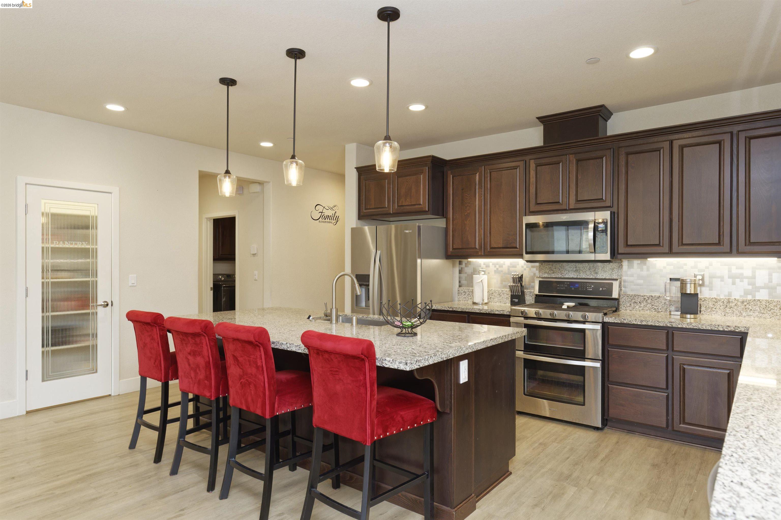 Detail Gallery Image 10 of 31 For 5506 Monte Vista Way, Antioch,  CA 94531 - 4 Beds | 3/1 Baths