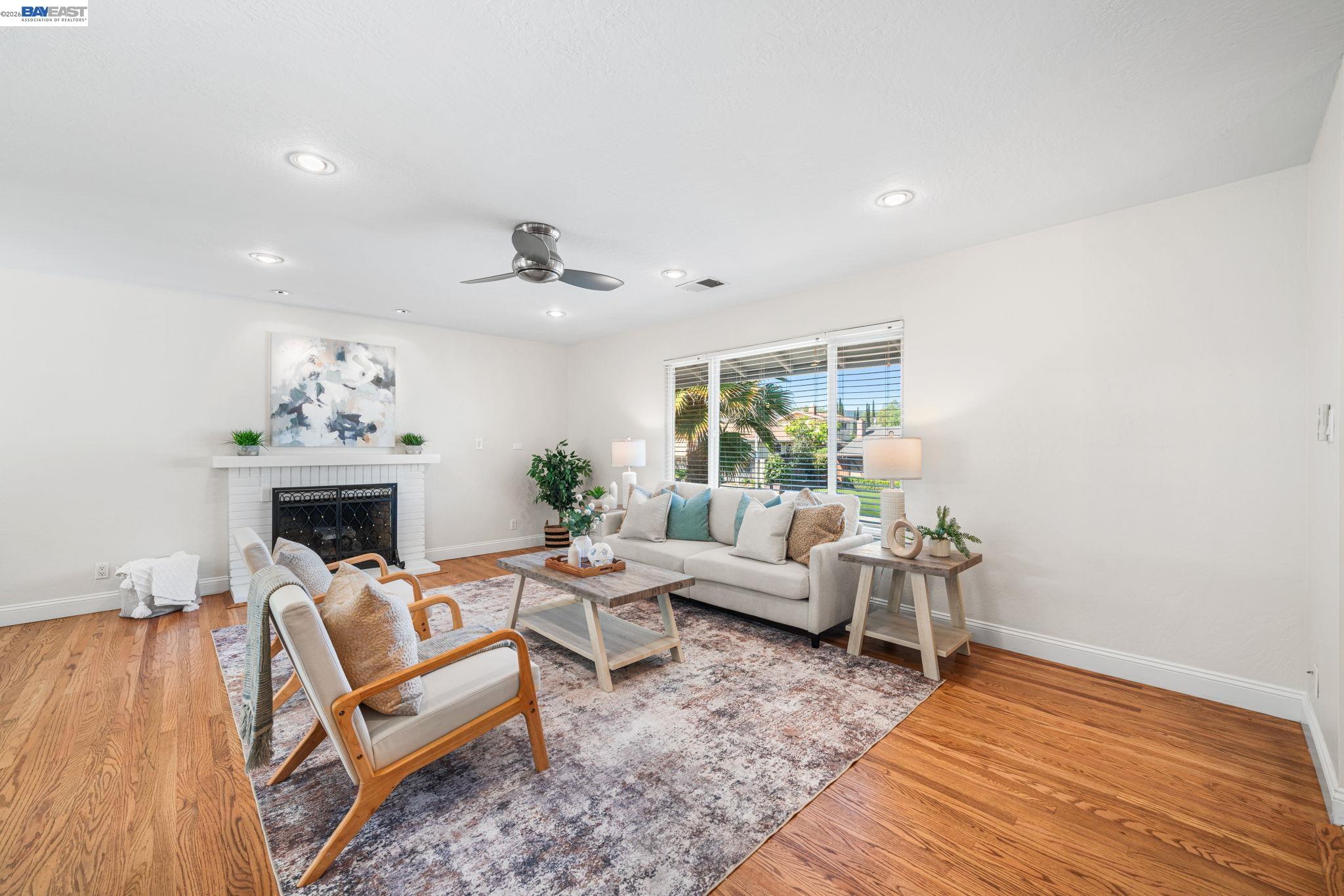 Detail Gallery Image 11 of 54 For 884 Bonita Ave, Pleasanton,  CA 94566 - 4 Beds | 2/1 Baths