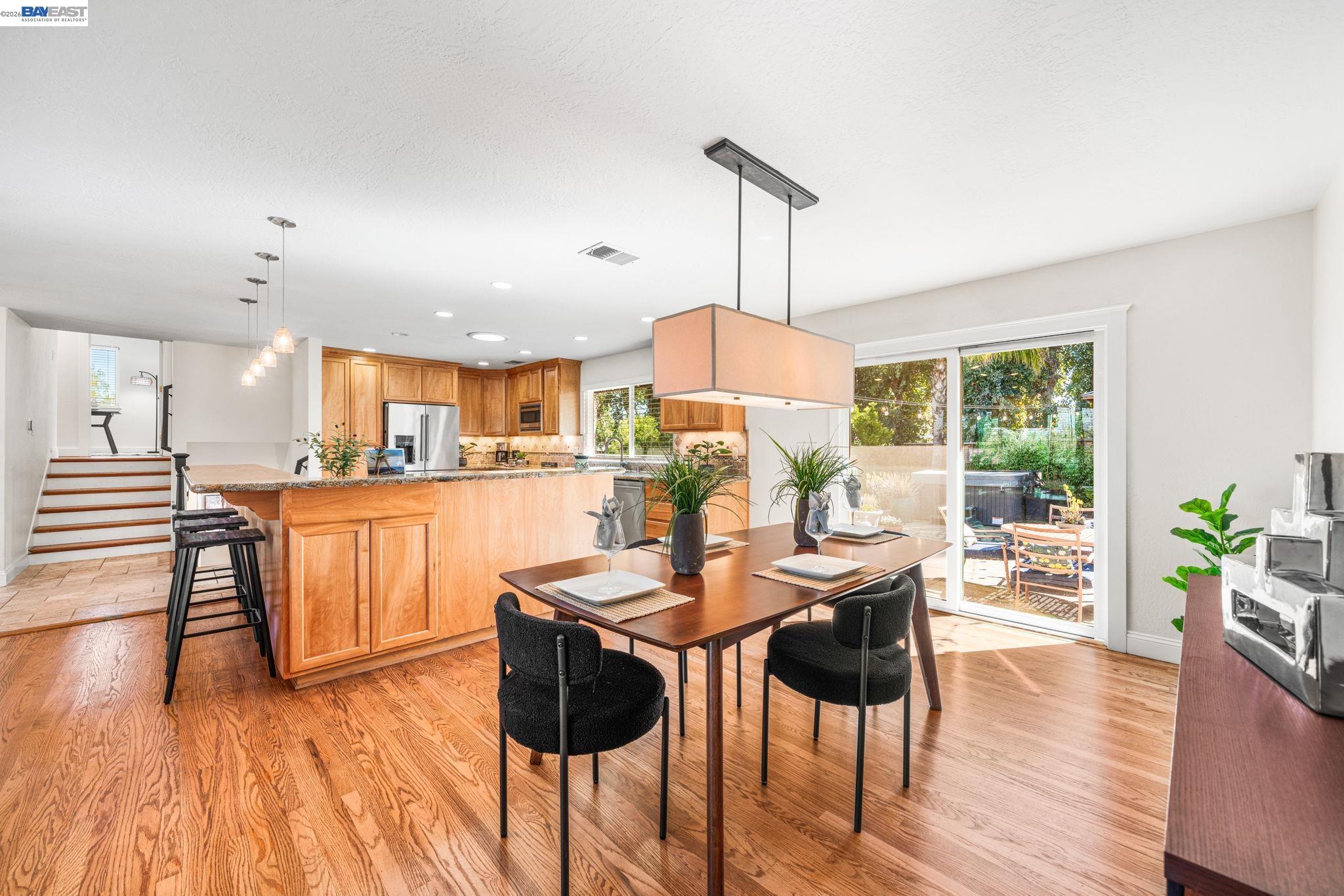 Detail Gallery Image 19 of 54 For 884 Bonita Ave, Pleasanton,  CA 94566 - 4 Beds | 2/1 Baths