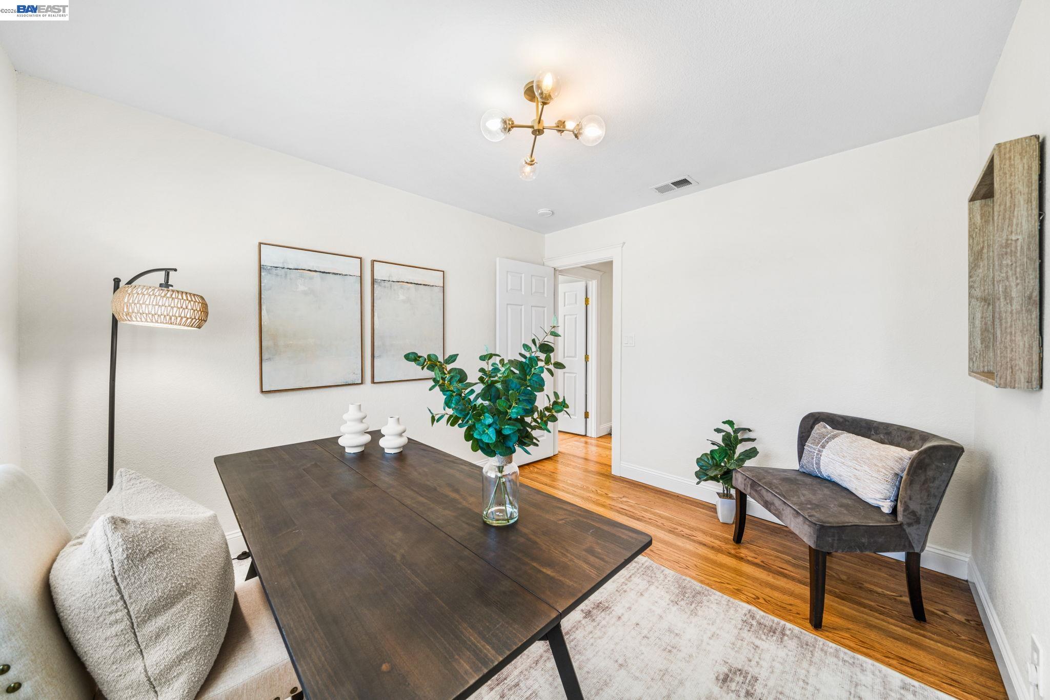 Detail Gallery Image 24 of 54 For 884 Bonita Ave, Pleasanton,  CA 94566 - 4 Beds | 2/1 Baths