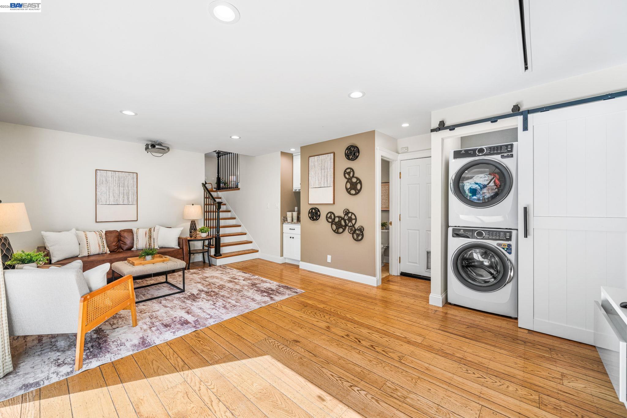 Detail Gallery Image 36 of 54 For 884 Bonita Ave, Pleasanton,  CA 94566 - 4 Beds | 2/1 Baths