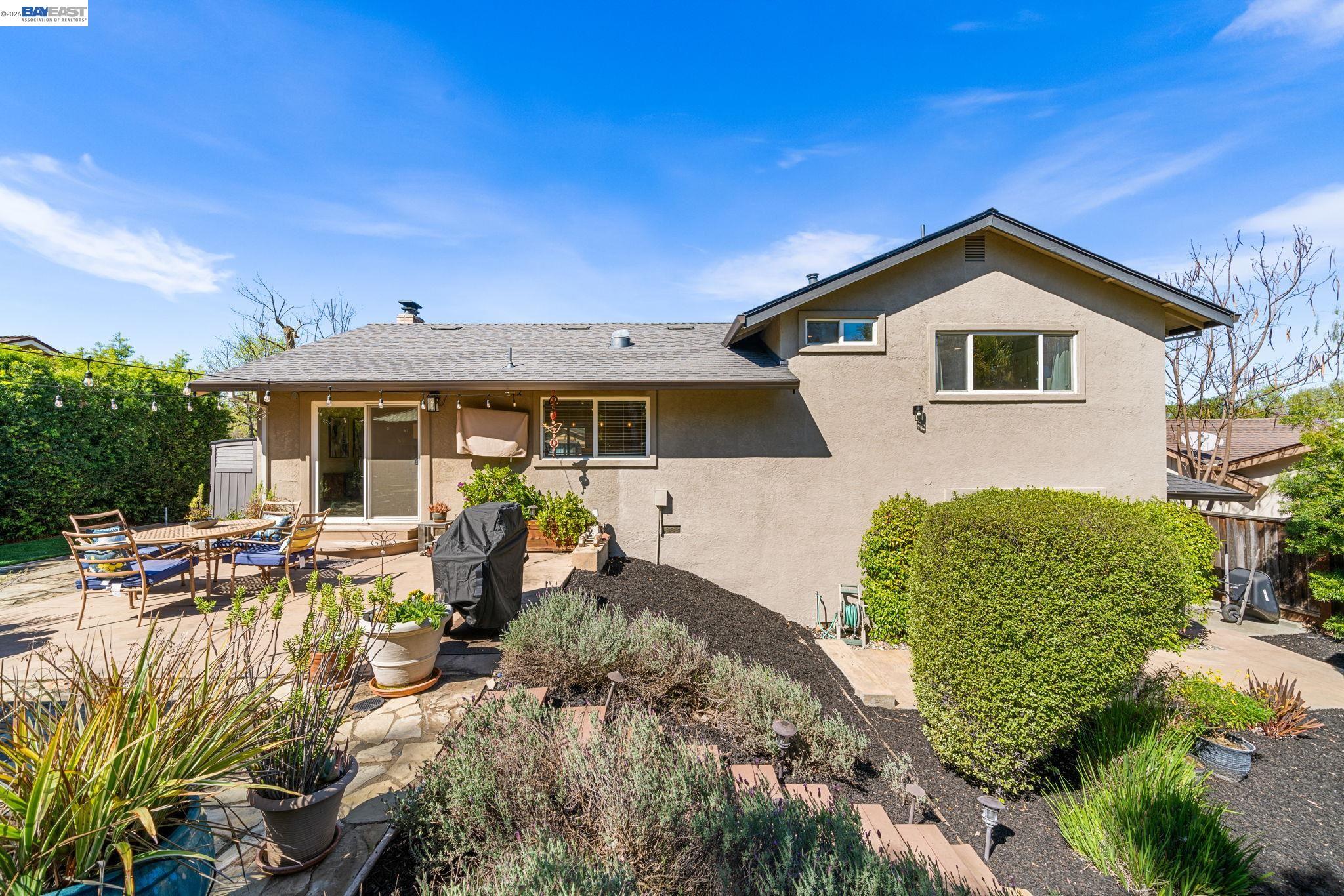 Detail Gallery Image 46 of 54 For 884 Bonita Ave, Pleasanton,  CA 94566 - 4 Beds | 2/1 Baths