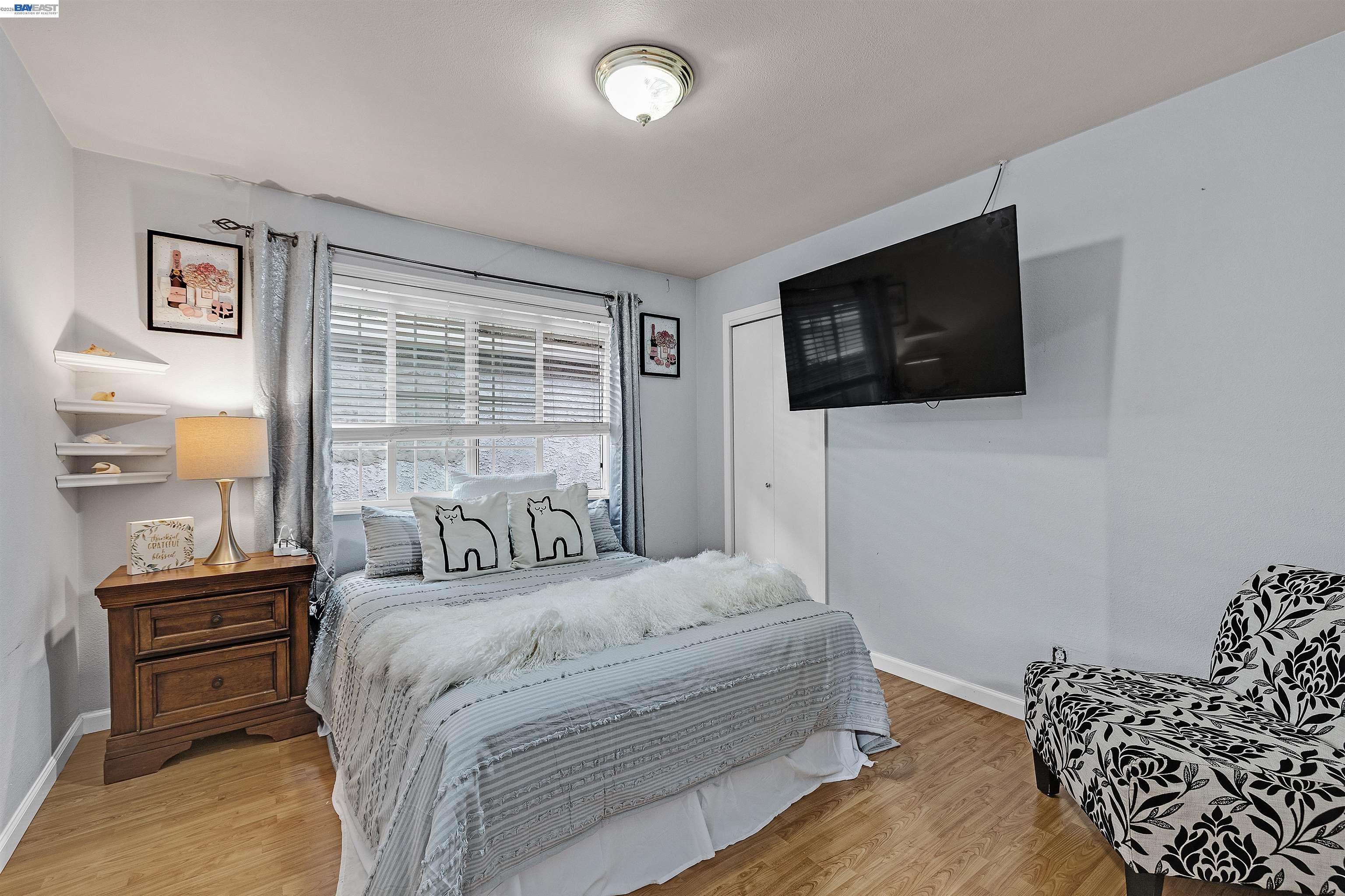 Detail Gallery Image 12 of 28 For 1615 85th Ave, Oakland,  CA 94621 - 3 Beds | 2 Baths