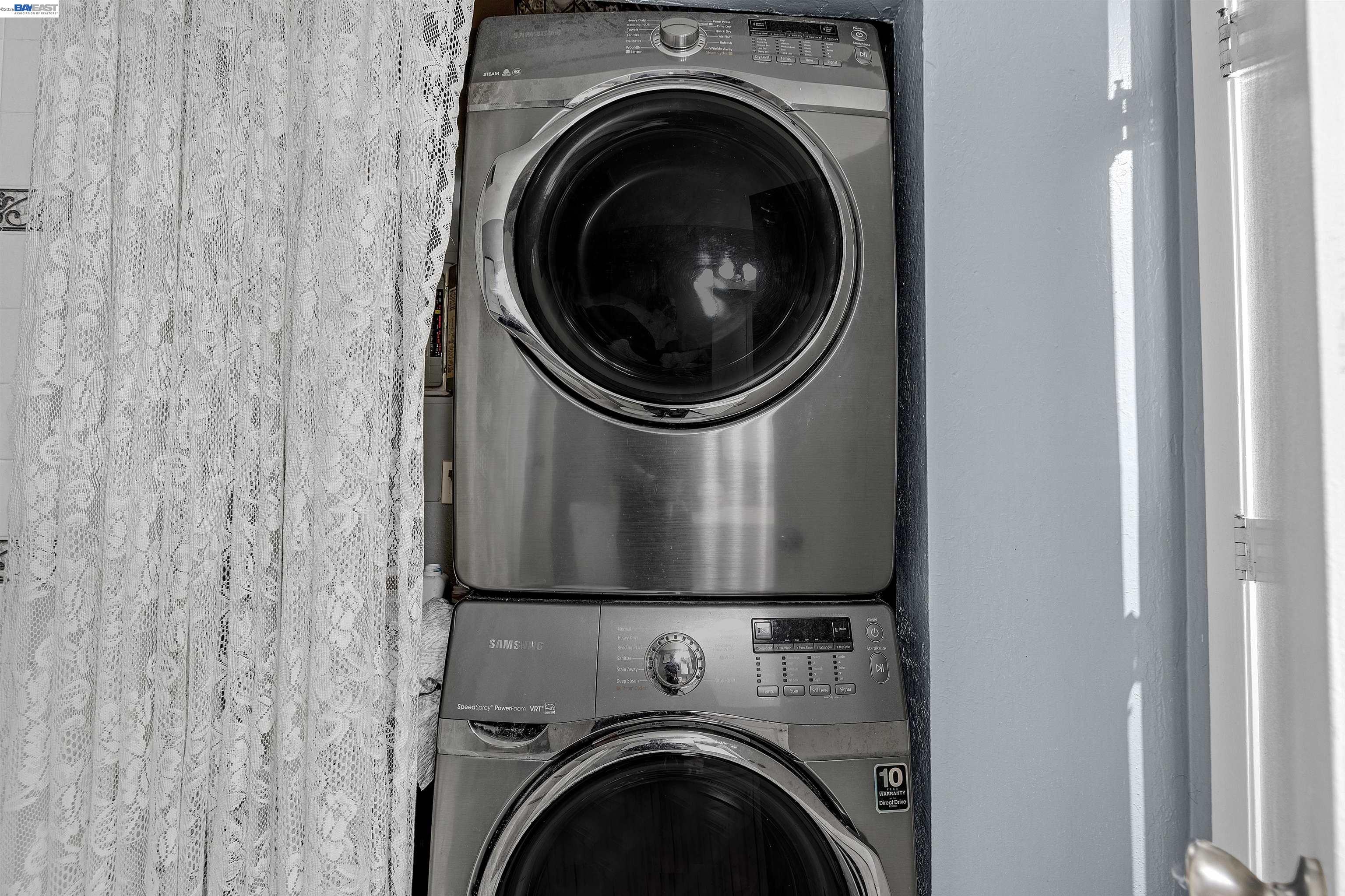 Detail Gallery Image 16 of 28 For 1615 85th Ave, Oakland,  CA 94621 - 3 Beds | 2 Baths