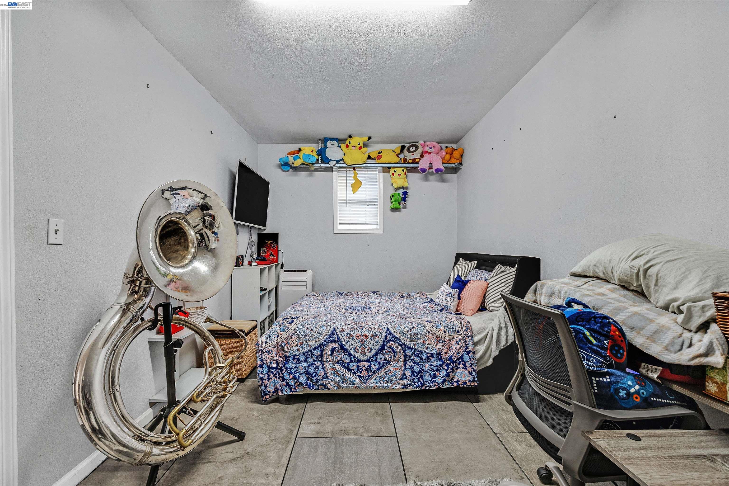 Detail Gallery Image 23 of 28 For 1615 85th Ave, Oakland,  CA 94621 - 3 Beds | 2 Baths