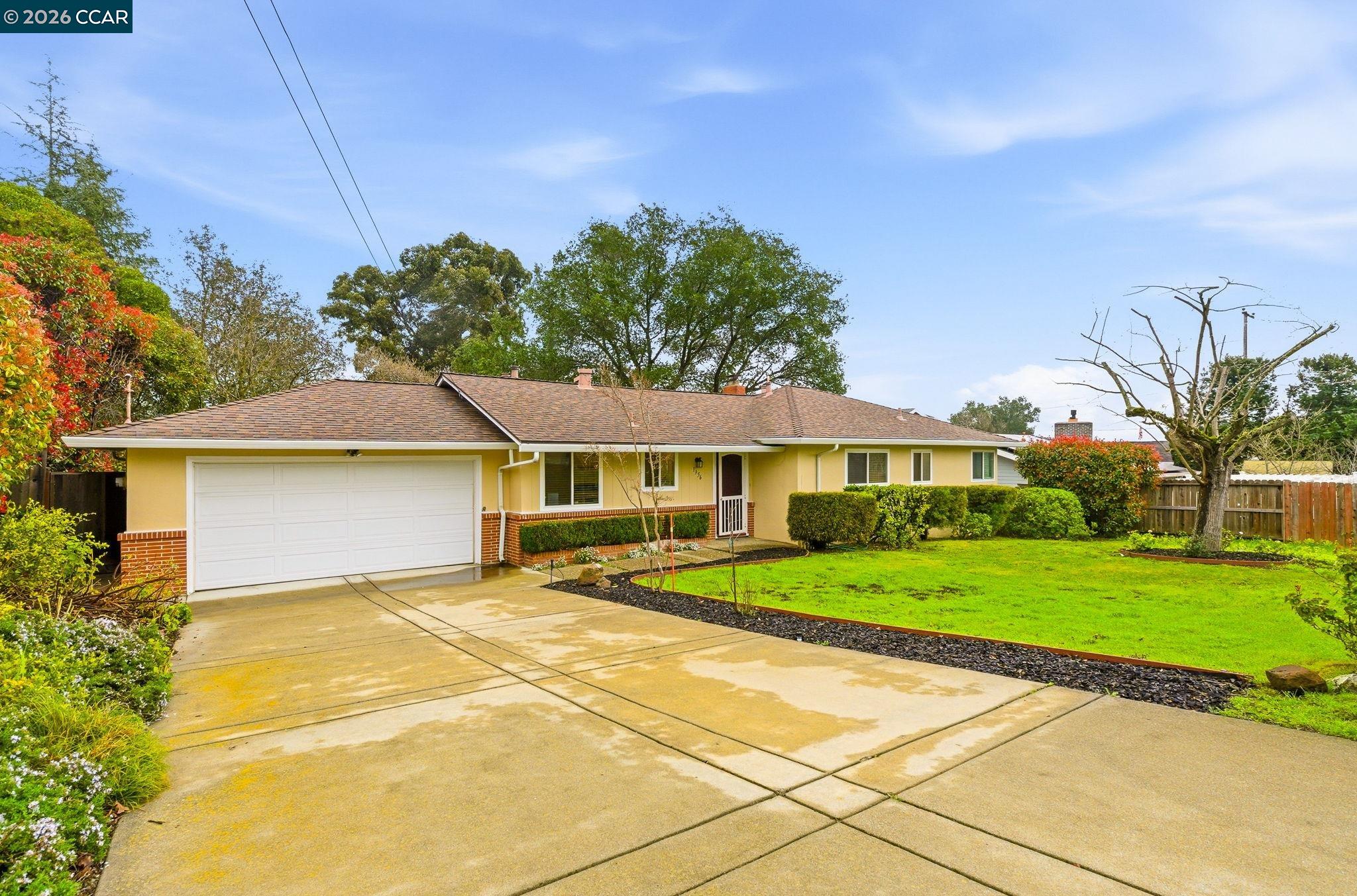 Detail Gallery Image 2 of 33 For 1356 El Curtola Blvd, Lafayette,  CA 94549 - 3 Beds | 2 Baths