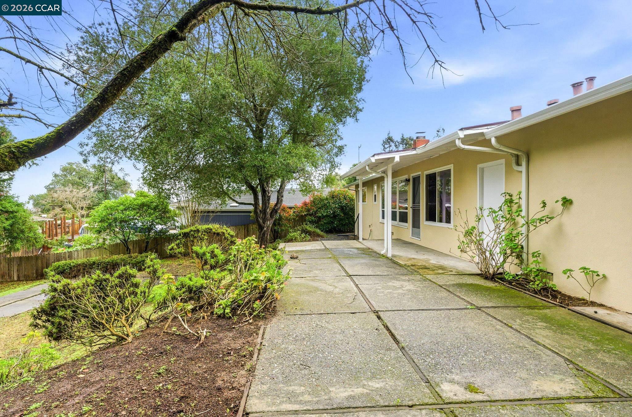 Detail Gallery Image 26 of 33 For 1356 El Curtola Blvd, Lafayette,  CA 94549 - 3 Beds | 2 Baths