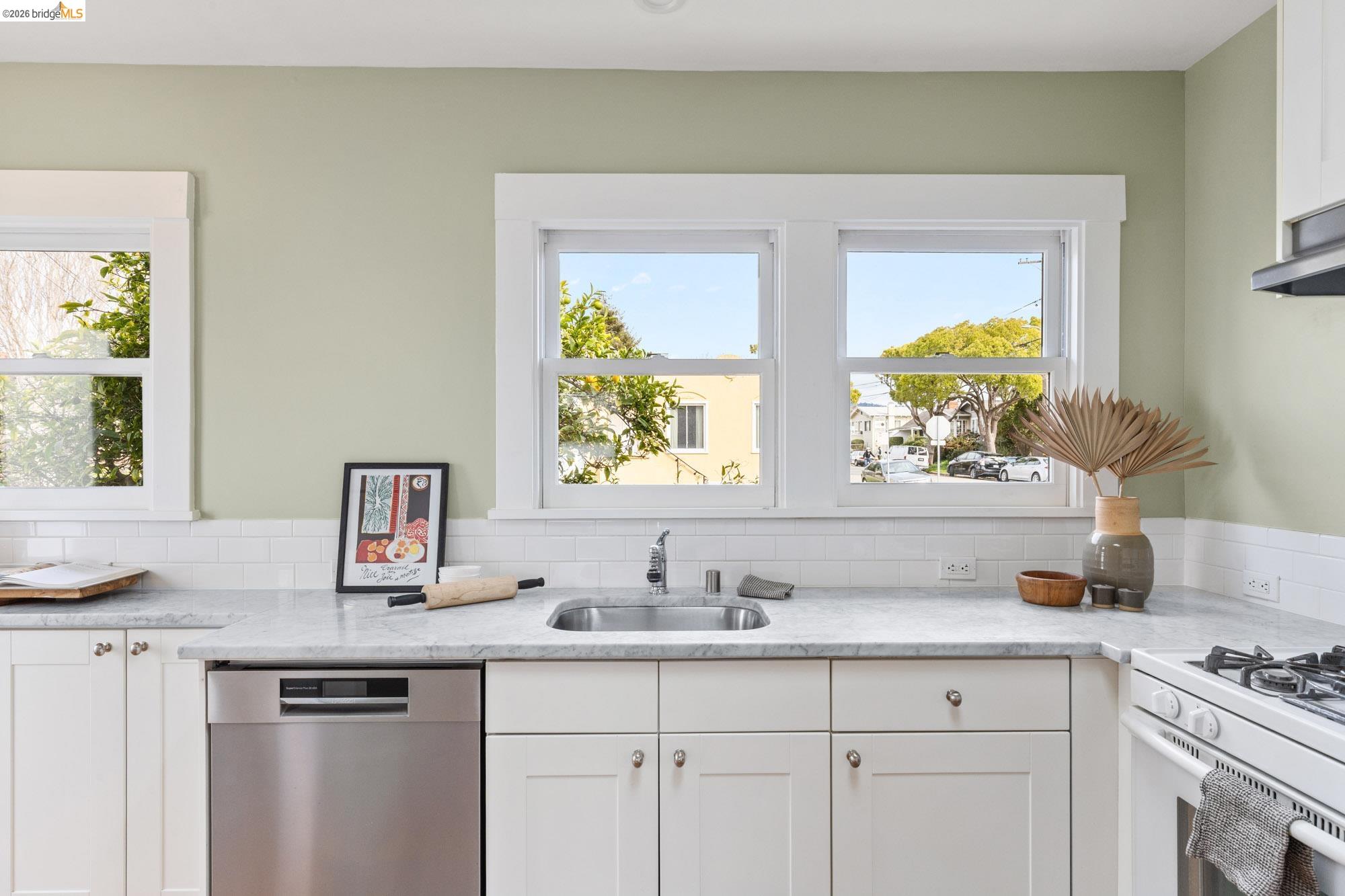 Detail Gallery Image 30 of 53 For 1261 Hearst Ave, Berkeley,  CA 94702 - 1 Beds | 1 Baths