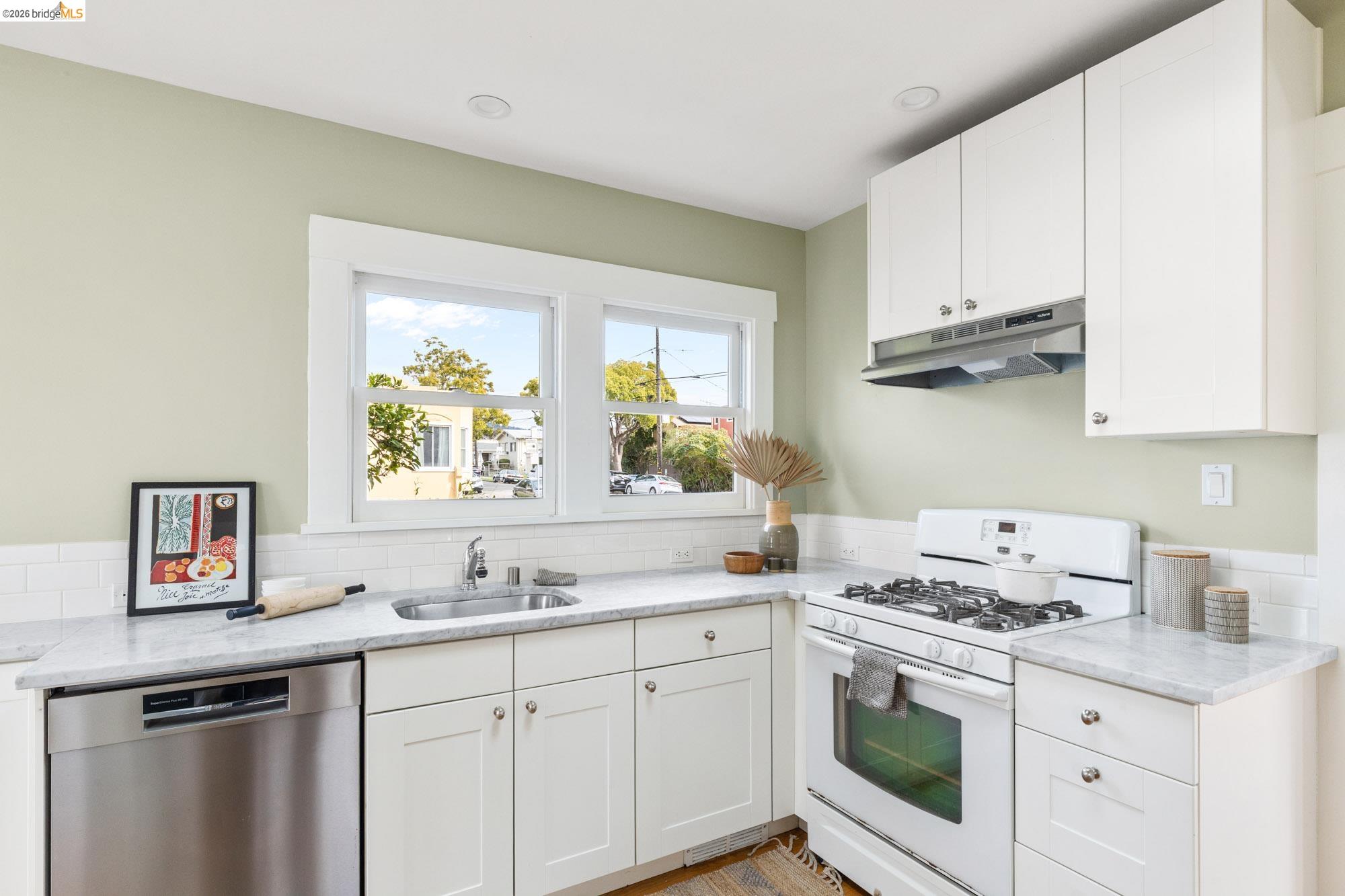 Detail Gallery Image 31 of 53 For 1261 Hearst Ave, Berkeley,  CA 94702 - 1 Beds | 1 Baths