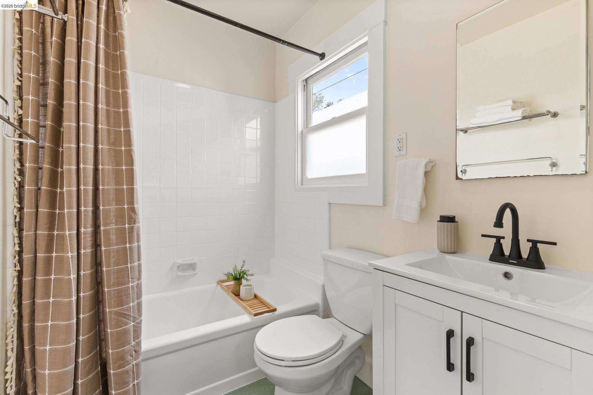 Detail Gallery Image 43 of 53 For 1261 Hearst Ave, Berkeley,  CA 94702 - 1 Beds | 1 Baths