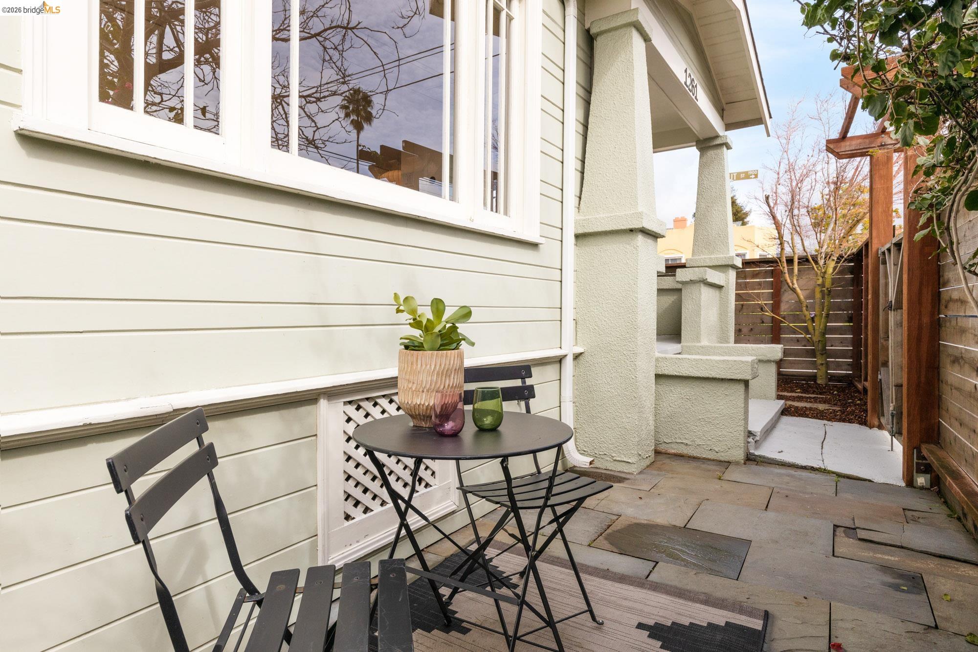 Detail Gallery Image 6 of 53 For 1261 Hearst Ave, Berkeley,  CA 94702 - 1 Beds | 1 Baths