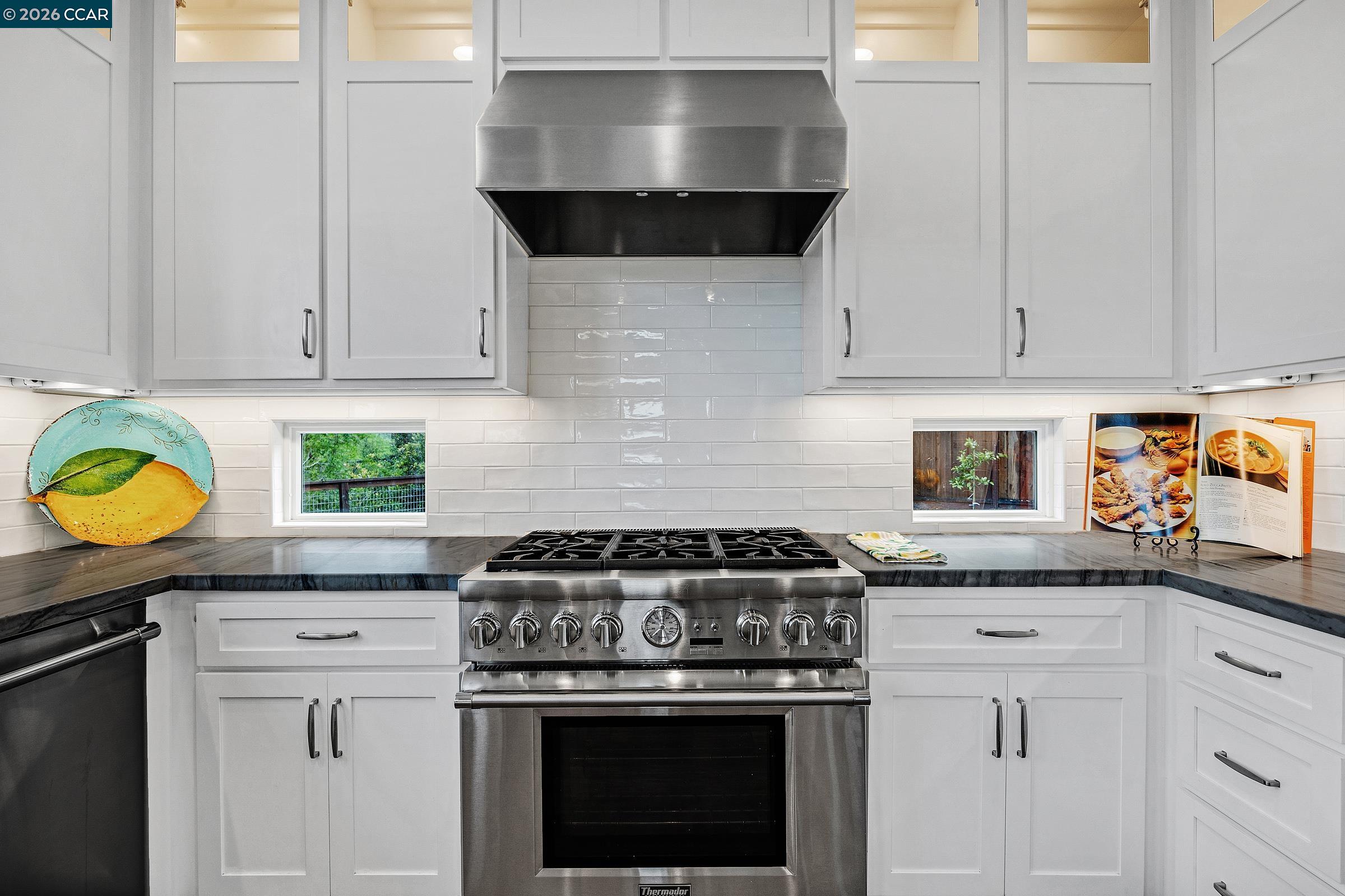 Detail Gallery Image 16 of 60 For 11205 Creekside Ct, Dublin,  CA 94568 - 4 Beds | 3 Baths