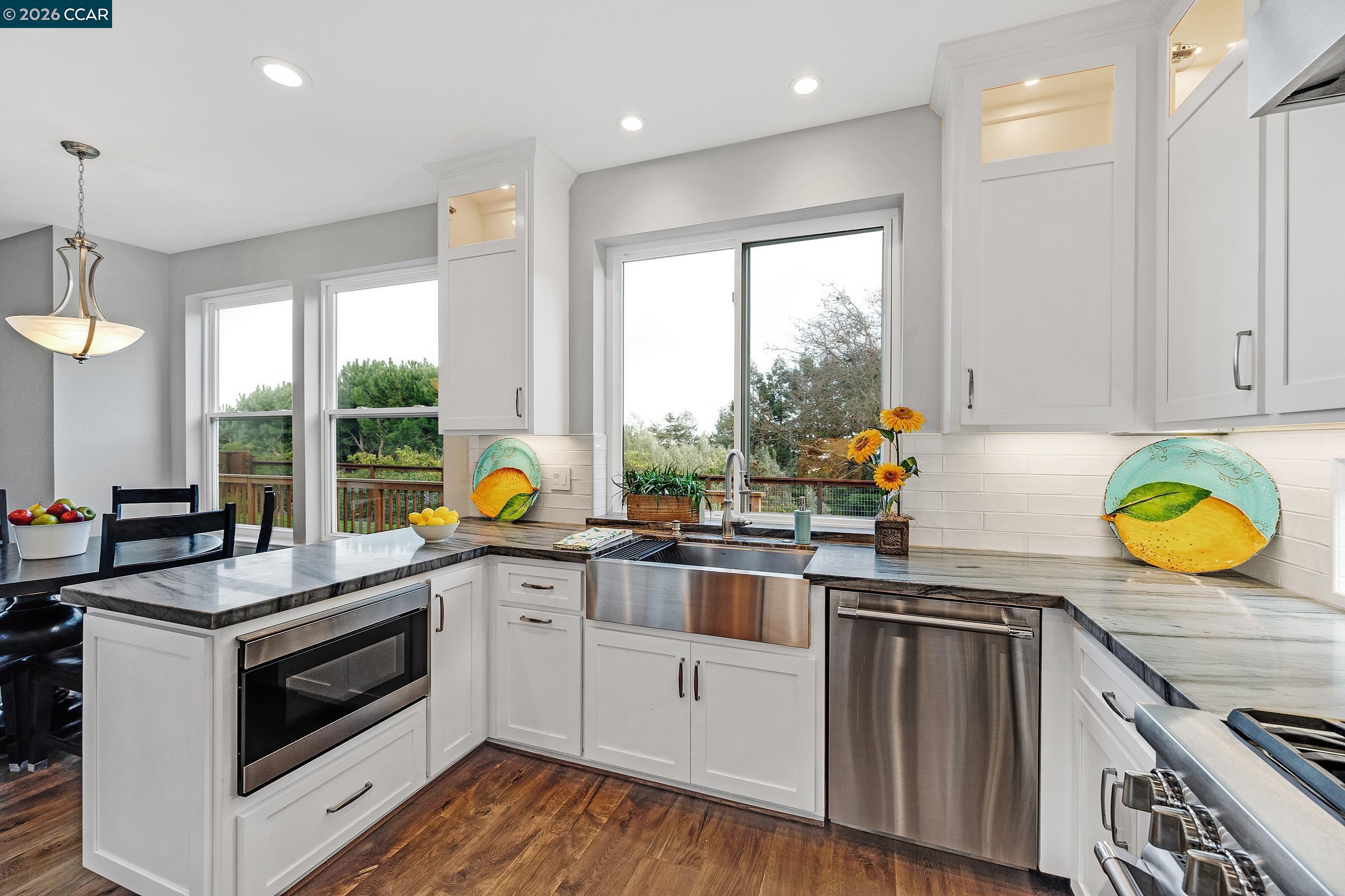 Detail Gallery Image 18 of 60 For 11205 Creekside Ct, Dublin,  CA 94568 - 4 Beds | 3 Baths