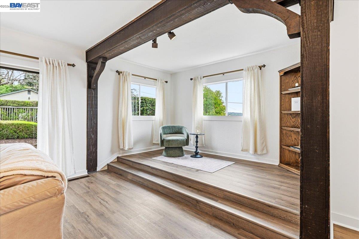 Detail Gallery Image 12 of 57 For 18425 Pepper St, Castro Valley,  CA 94546 - 4 Beds | 2 Baths