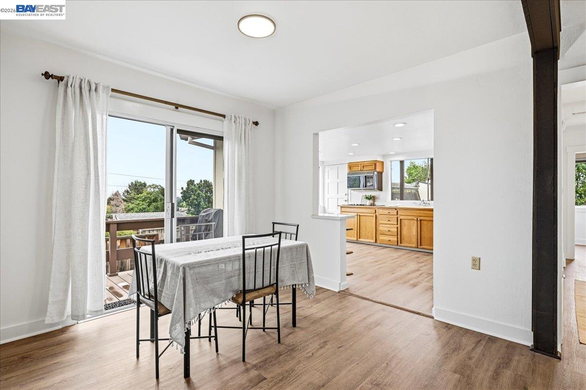Detail Gallery Image 13 of 57 For 18425 Pepper St, Castro Valley,  CA 94546 - 4 Beds | 2 Baths