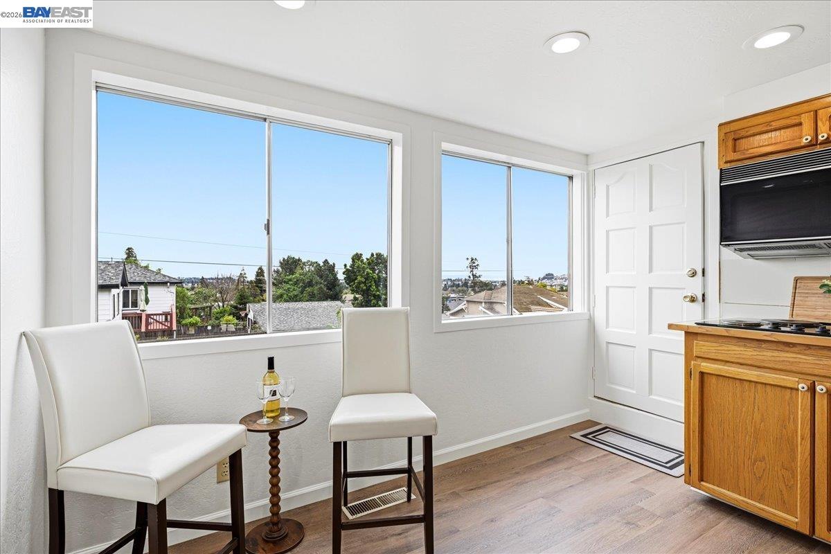 Detail Gallery Image 18 of 57 For 18425 Pepper St, Castro Valley,  CA 94546 - 4 Beds | 2 Baths