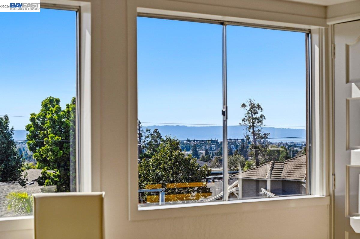 Detail Gallery Image 20 of 57 For 18425 Pepper St, Castro Valley,  CA 94546 - 4 Beds | 2 Baths