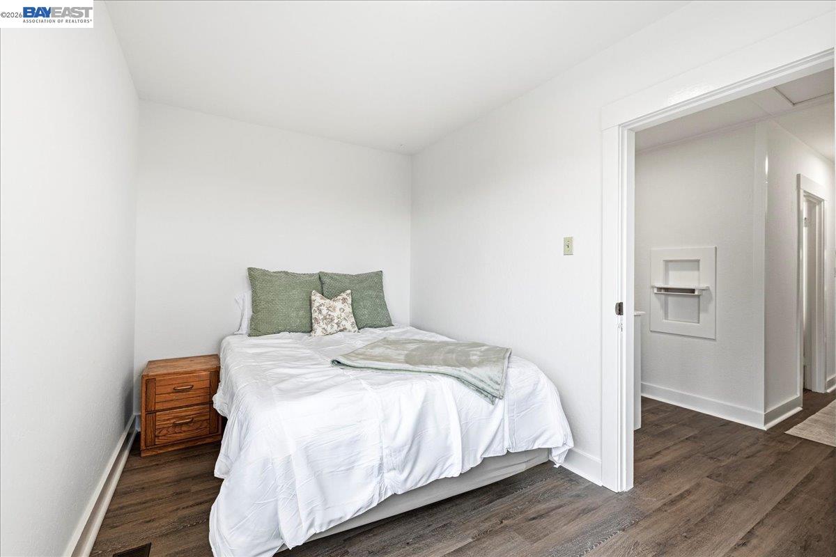 Detail Gallery Image 21 of 57 For 18425 Pepper St, Castro Valley,  CA 94546 - 4 Beds | 2 Baths