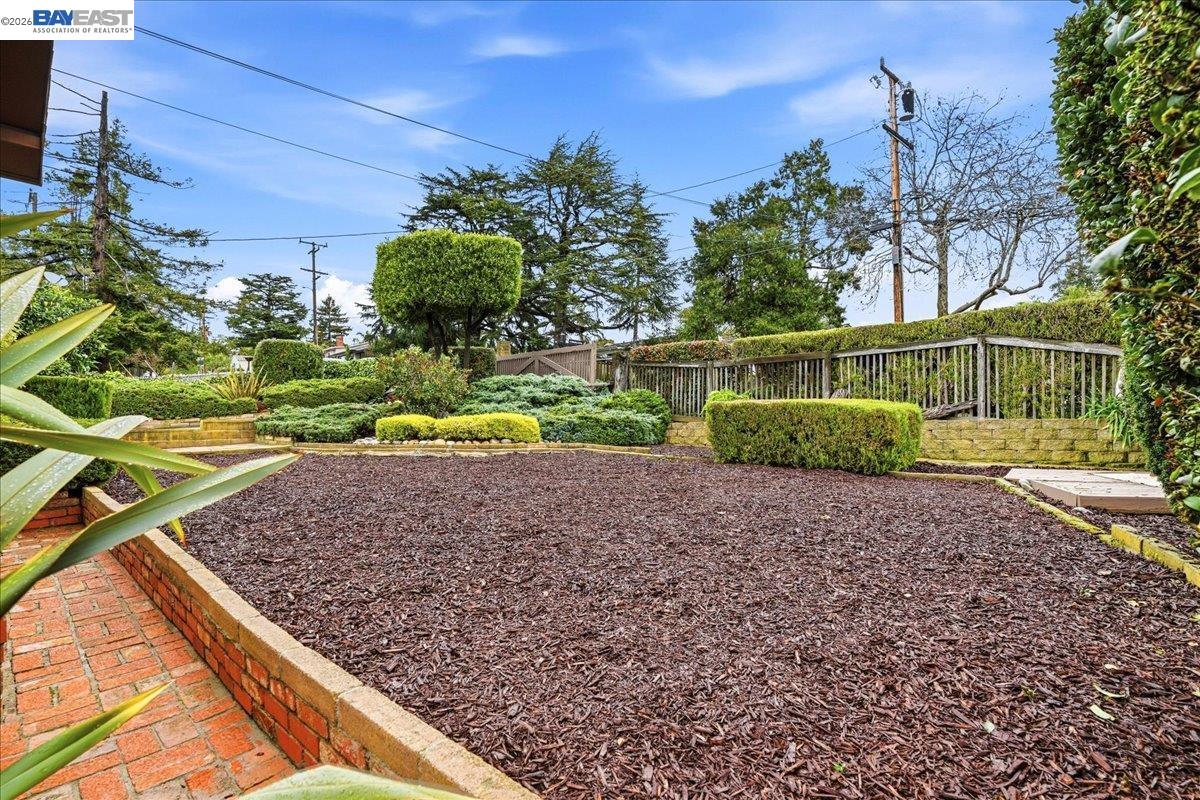 Detail Gallery Image 38 of 57 For 18425 Pepper St, Castro Valley,  CA 94546 - 4 Beds | 2 Baths