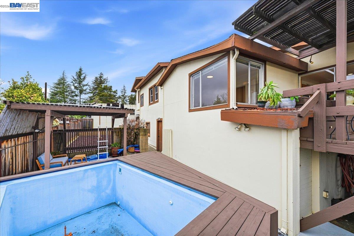 Detail Gallery Image 39 of 57 For 18425 Pepper St, Castro Valley,  CA 94546 - 4 Beds | 2 Baths