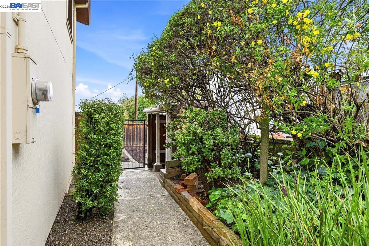 Detail Gallery Image 48 of 57 For 18425 Pepper St, Castro Valley,  CA 94546 - 4 Beds | 2 Baths