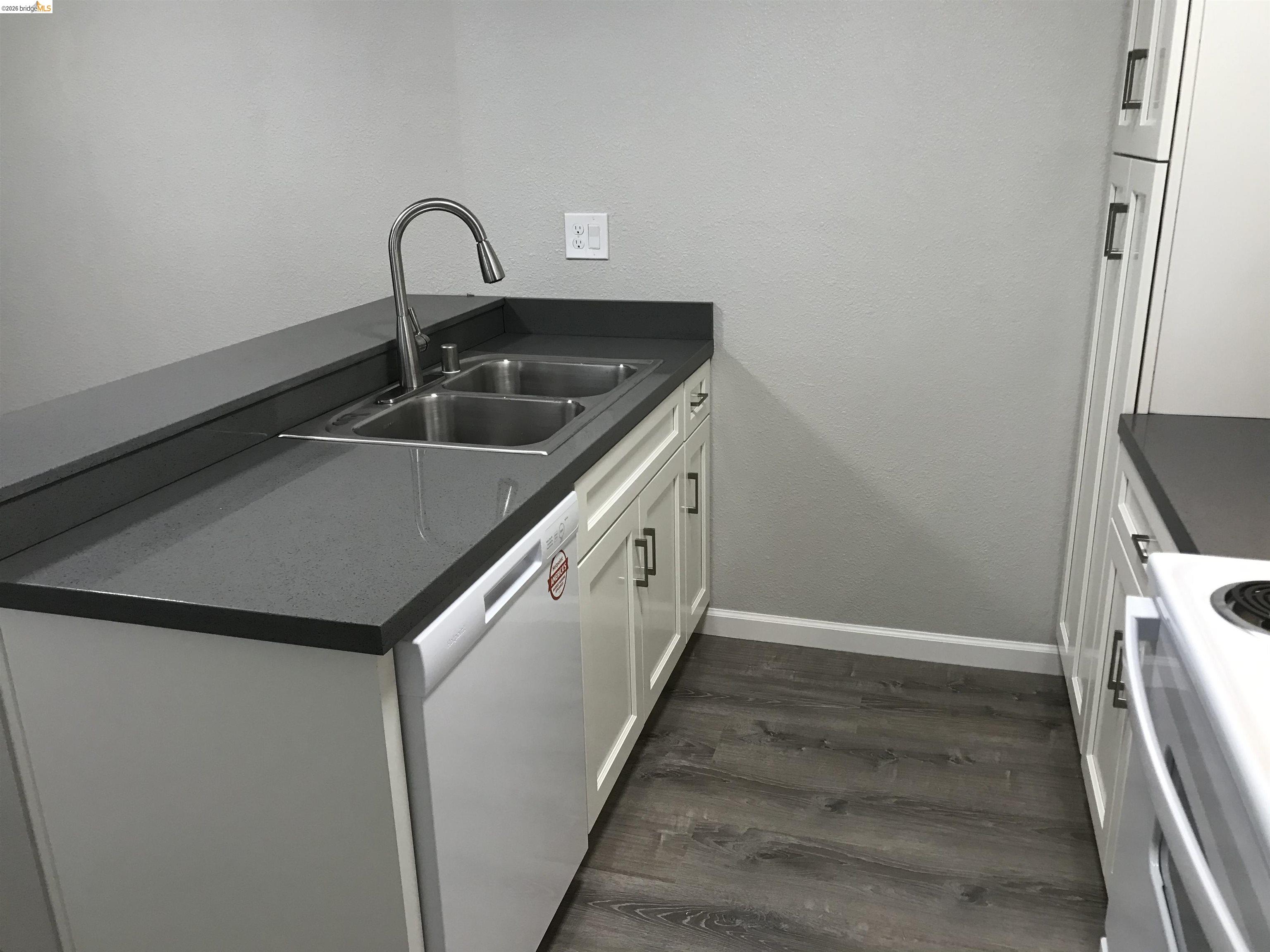 Detail Gallery Image 3 of 5 For 1210 Sycamore Drive #1,  Antioch,  CA 94509 - 2 Beds | 1 Baths