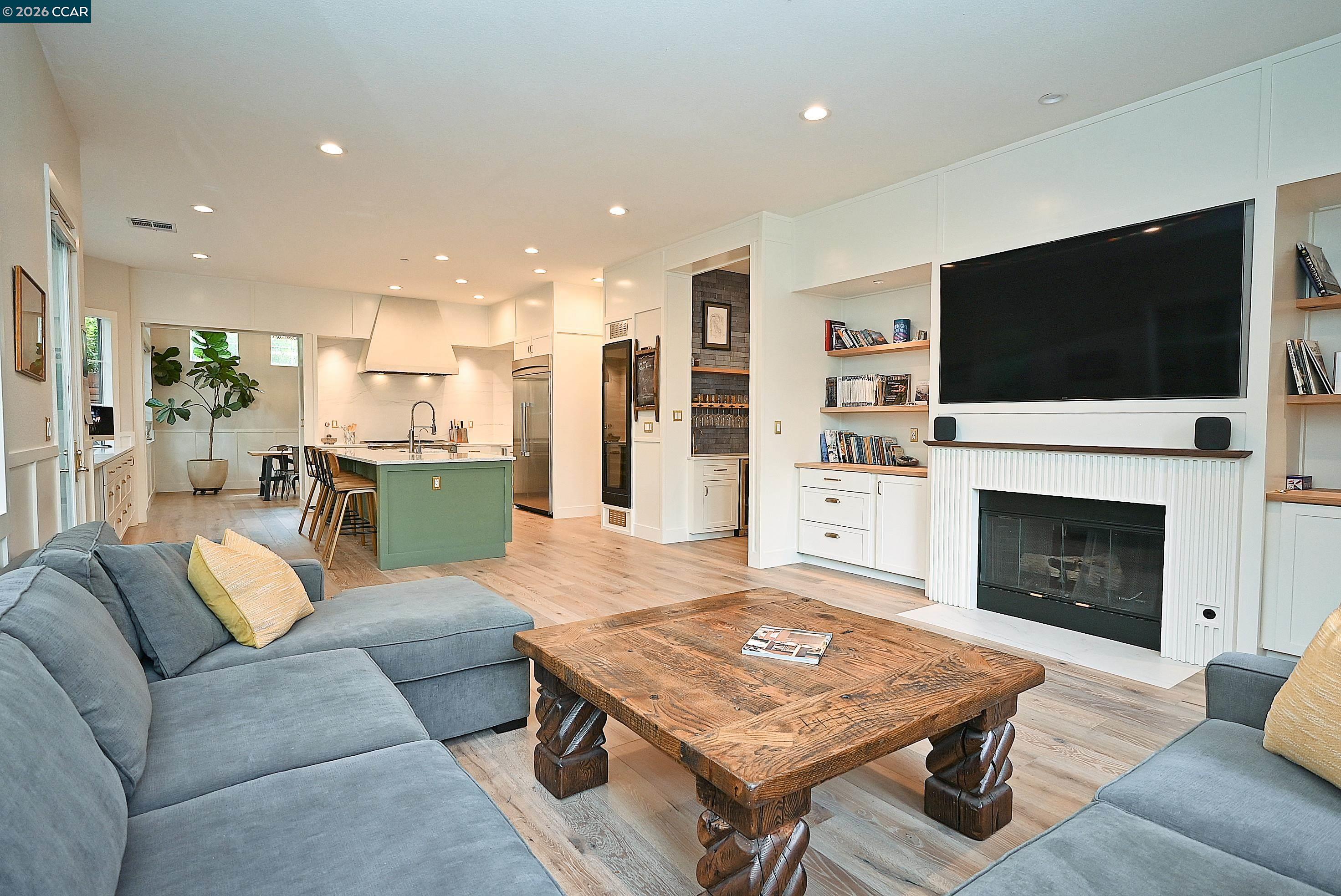 Detail Gallery Image 17 of 60 For 1239 Sunrise Ridge Dr, Lafayette,  CA 94549 - 6 Beds | 3/1 Baths