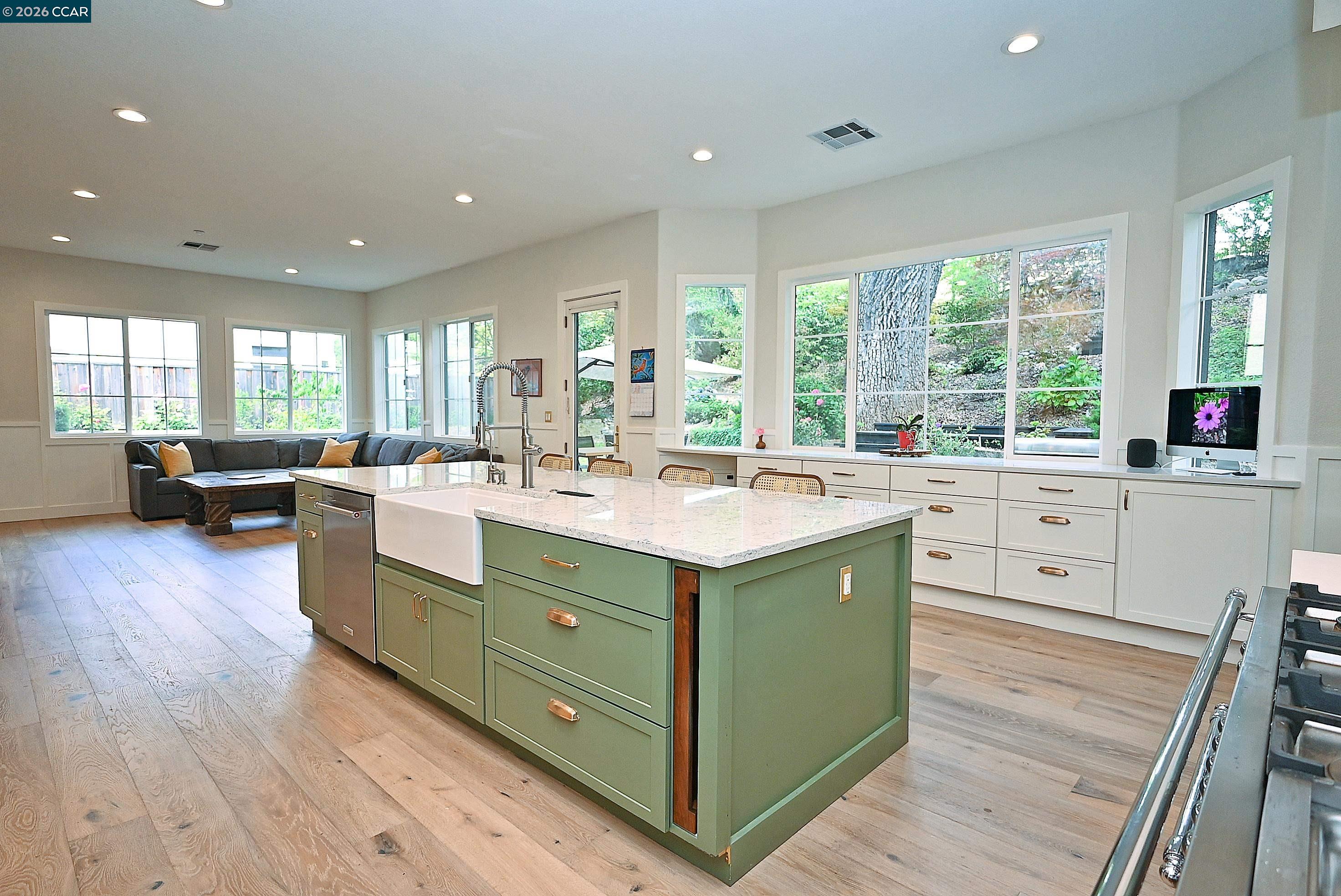 Detail Gallery Image 3 of 60 For 1239 Sunrise Ridge Dr, Lafayette,  CA 94549 - 6 Beds | 3/1 Baths