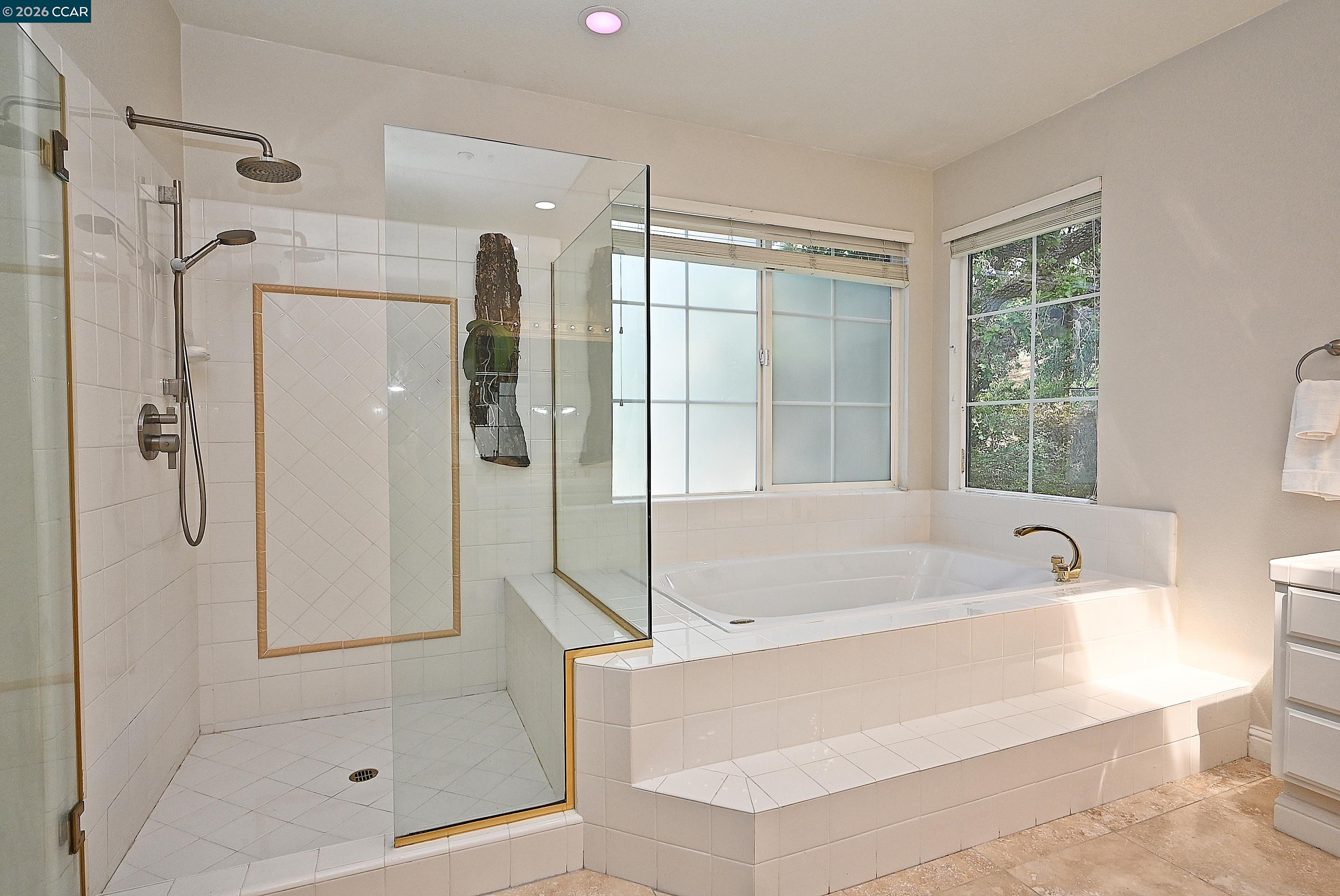 Detail Gallery Image 29 of 60 For 1239 Sunrise Ridge Dr, Lafayette,  CA 94549 - 6 Beds | 3/1 Baths