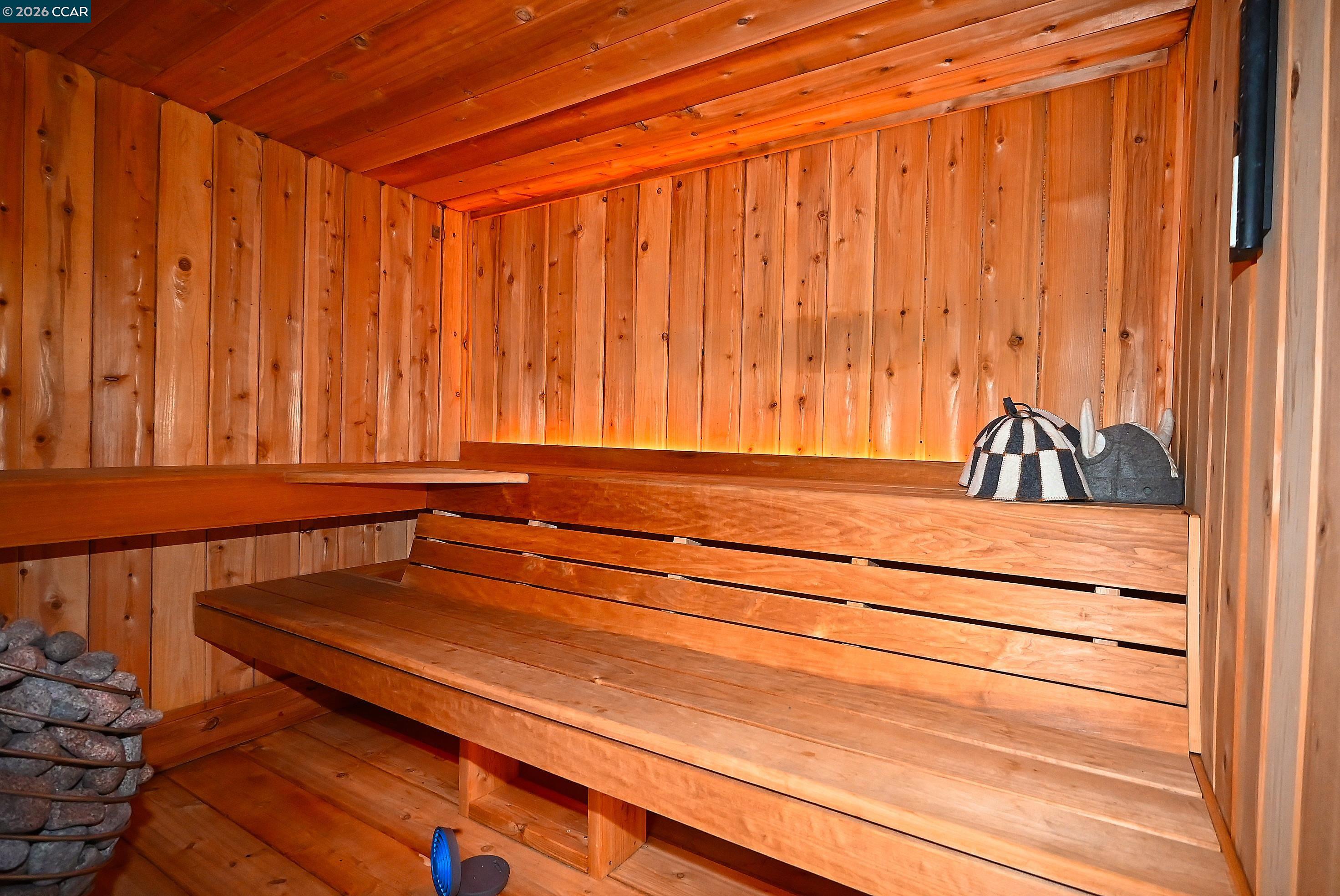 Detail Gallery Image 36 of 60 For 1239 Sunrise Ridge Dr, Lafayette,  CA 94549 - 6 Beds | 3/1 Baths