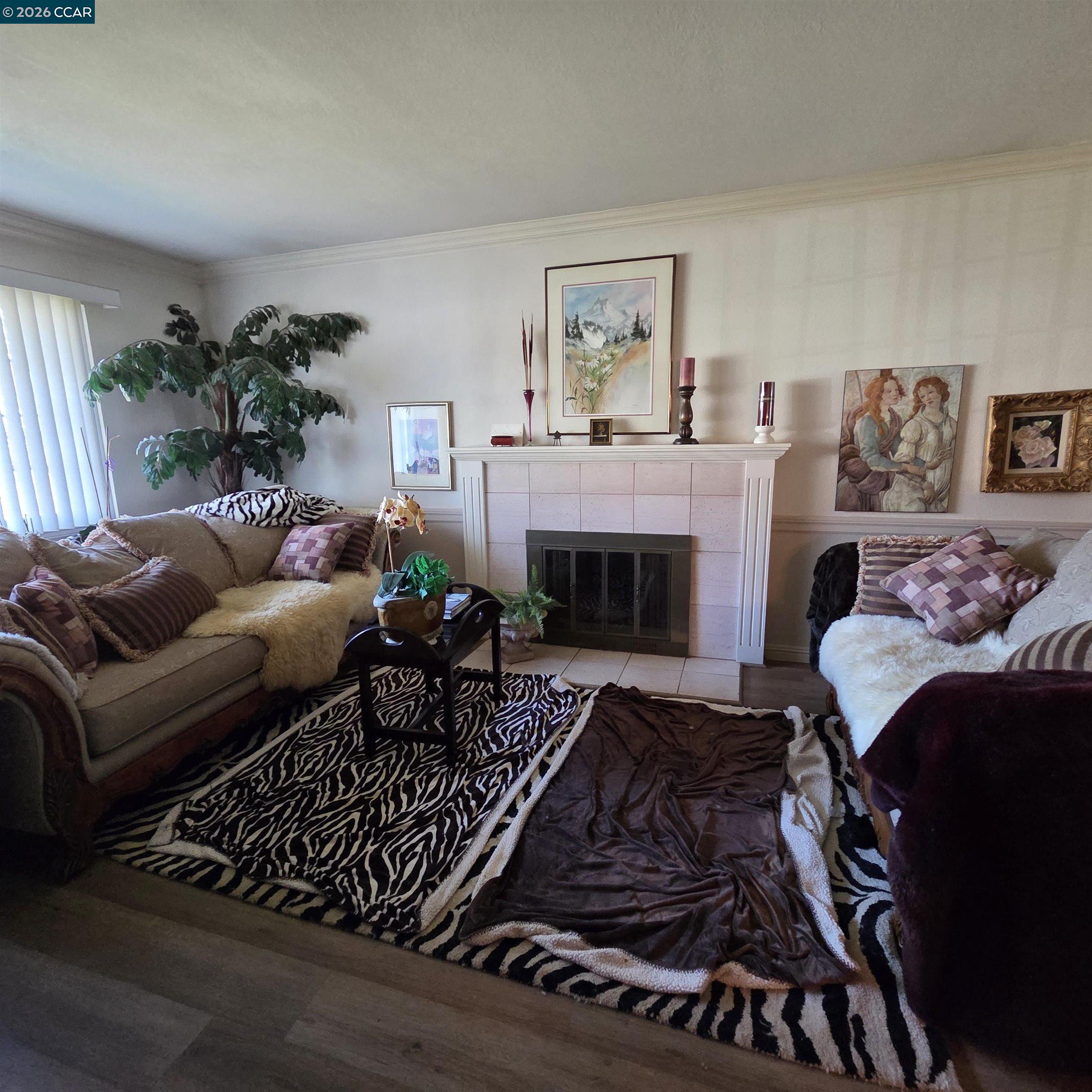 Detail Gallery Image 4 of 12 For 2190 Charlotte Ave, Concord,  CA 94518 - 3 Beds | 2 Baths