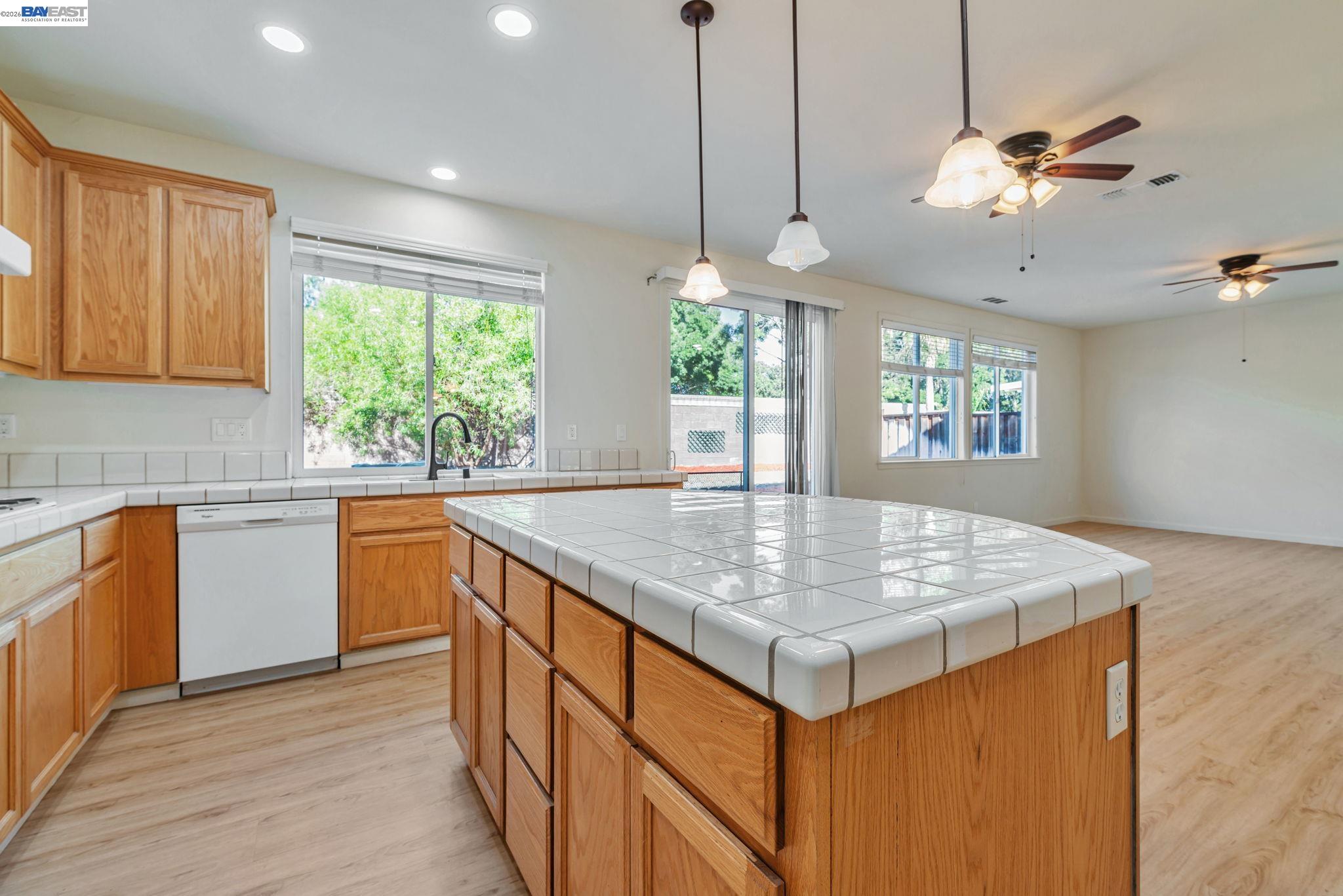 Detail Gallery Image 15 of 51 For 5675 Arcadia Cir, Discovery Bay,  CA 94505 - 4 Beds | 3/1 Baths