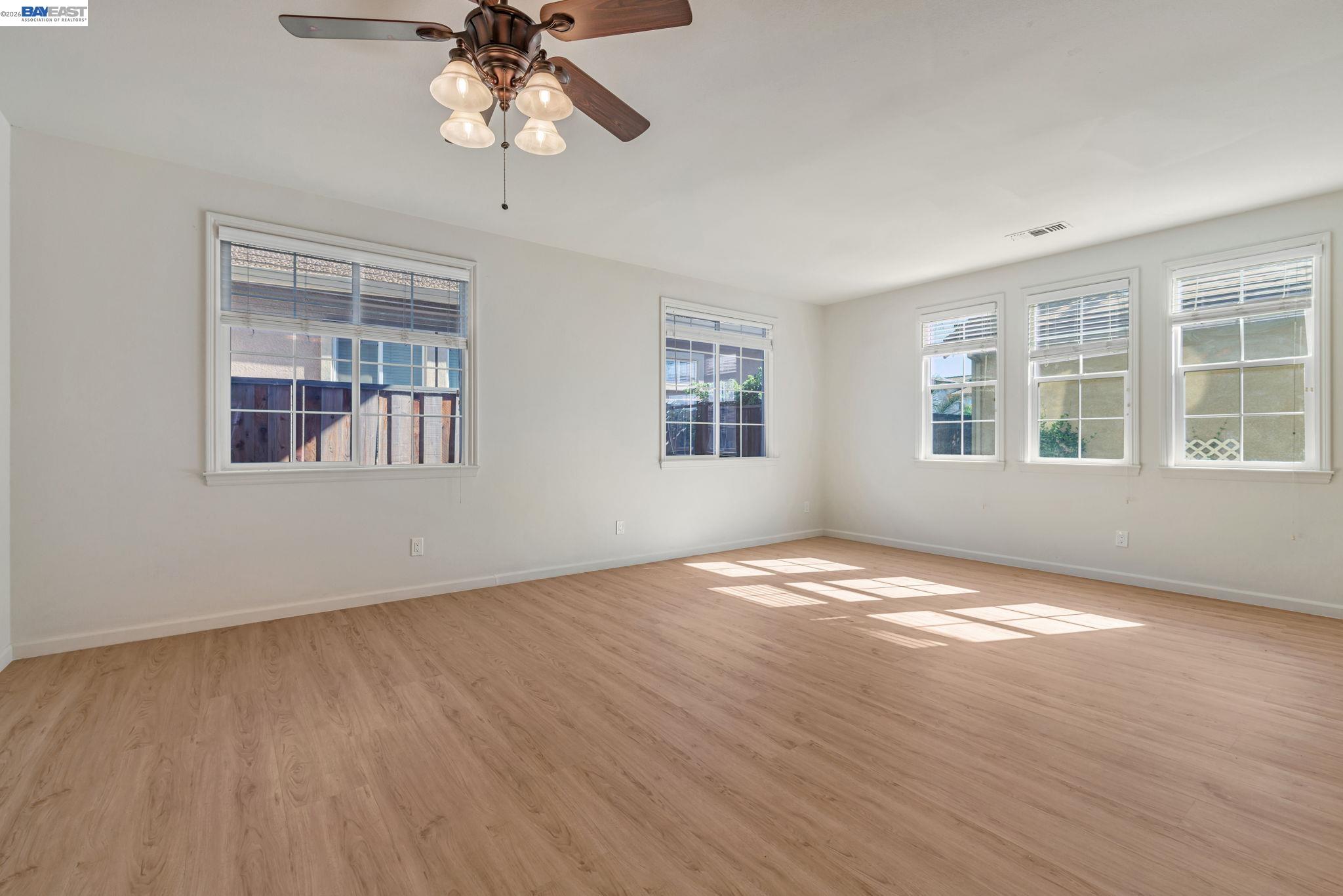 Detail Gallery Image 5 of 51 For 5675 Arcadia Cir, Discovery Bay,  CA 94505 - 4 Beds | 3/1 Baths