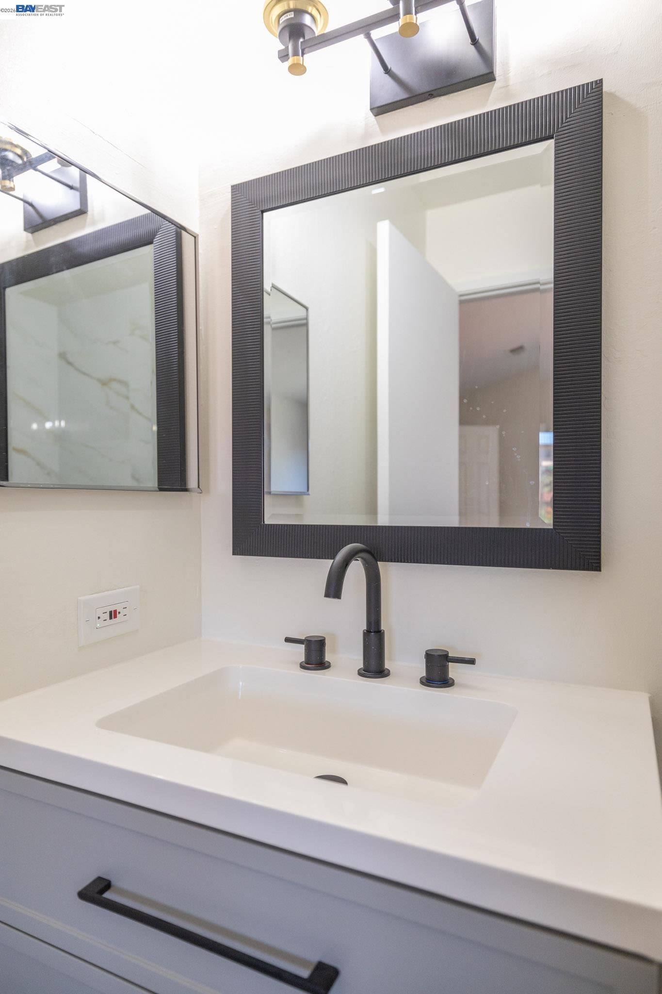 Detail Gallery Image 20 of 42 For 2540 E 16th St, Oakland,  CA 94601 - 3 Beds | 2 Baths