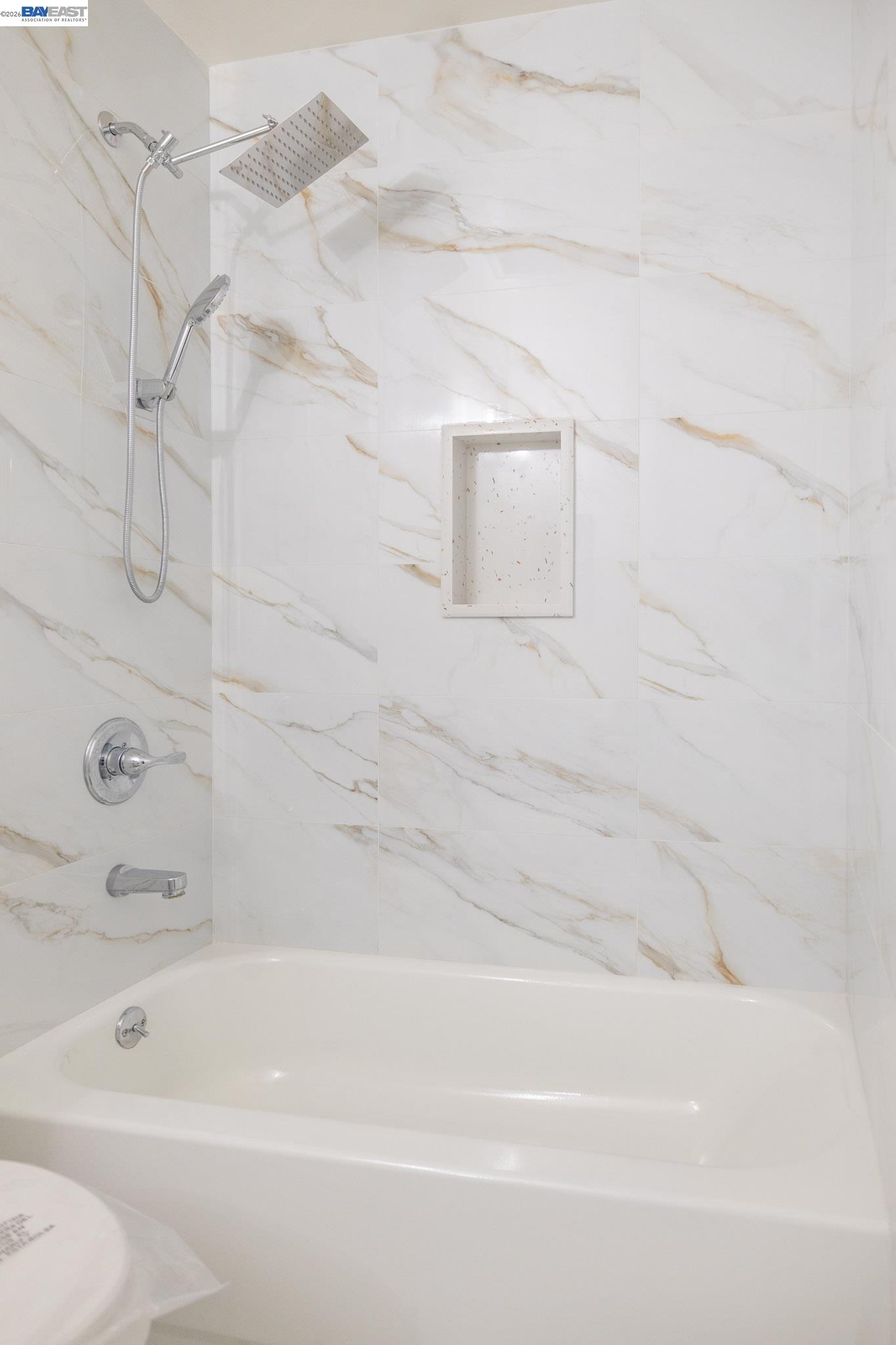 Detail Gallery Image 23 of 42 For 2540 E 16th St, Oakland,  CA 94601 - 3 Beds | 2 Baths