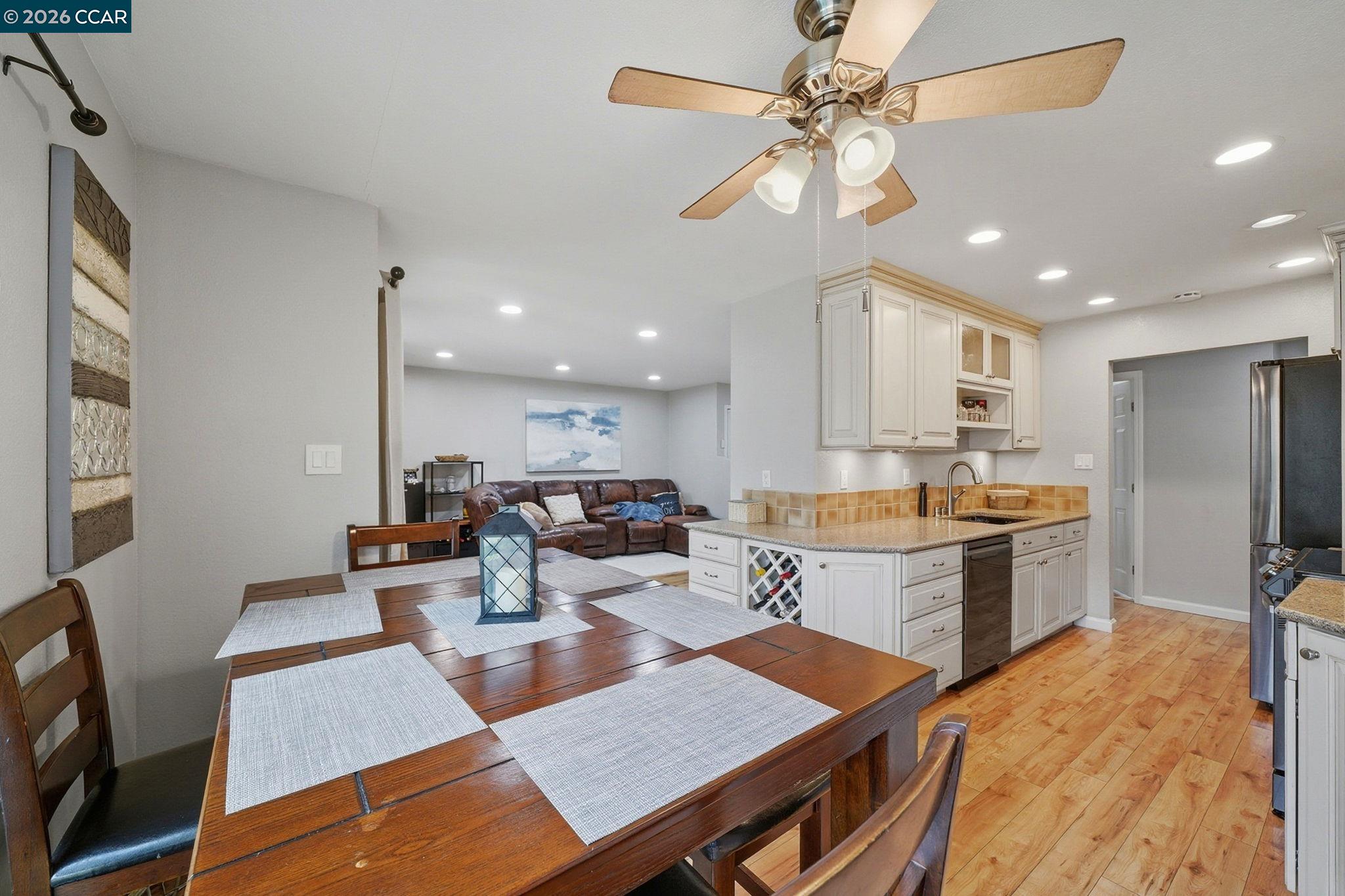 Photo #11: 41125399 Listing: Photo #11