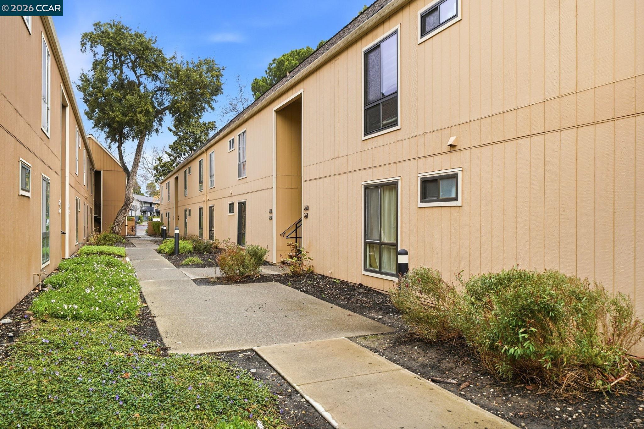 Photo #4: 41125399 Listing: Photo #4