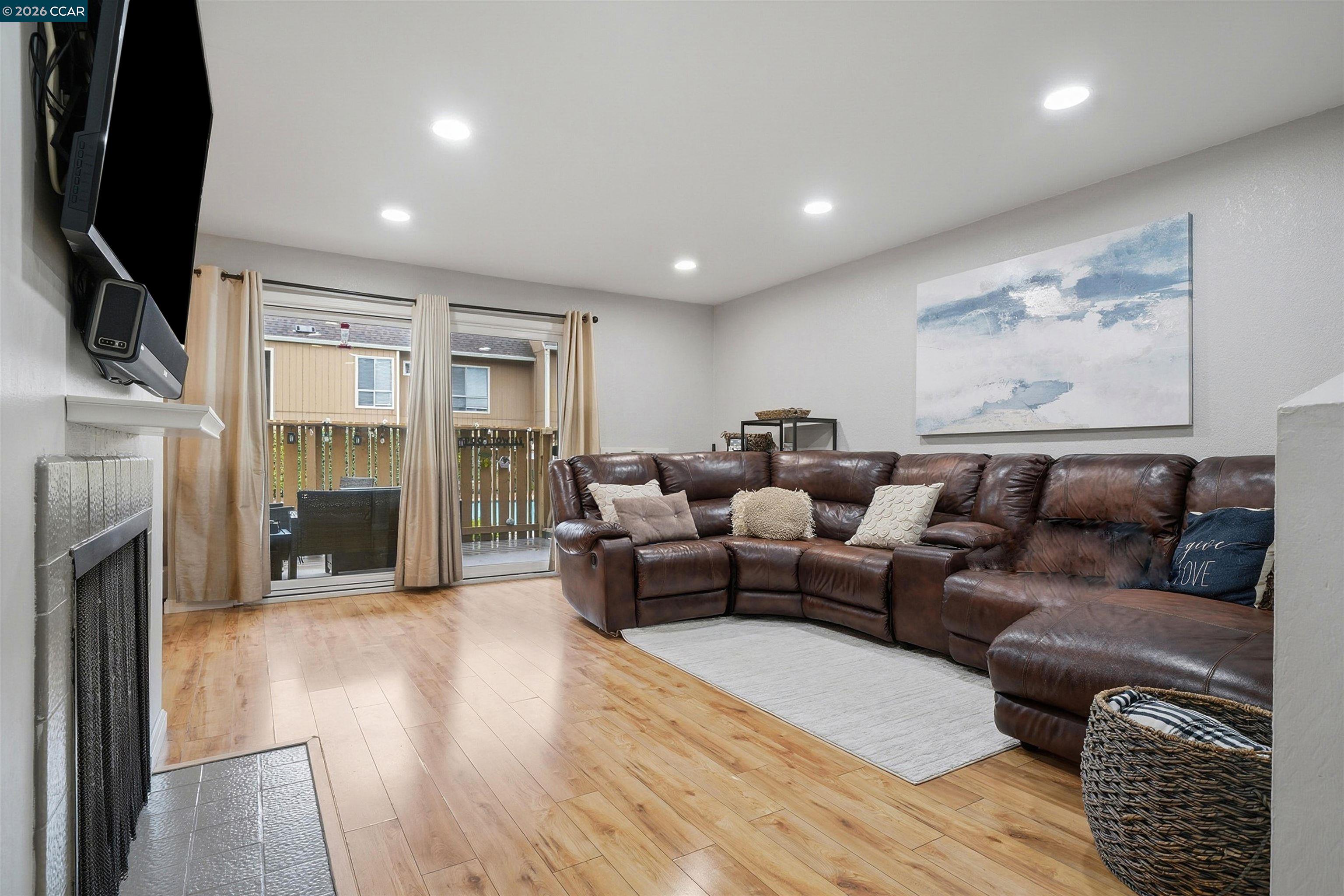 Photo #6: 41125399 Listing: Photo #6