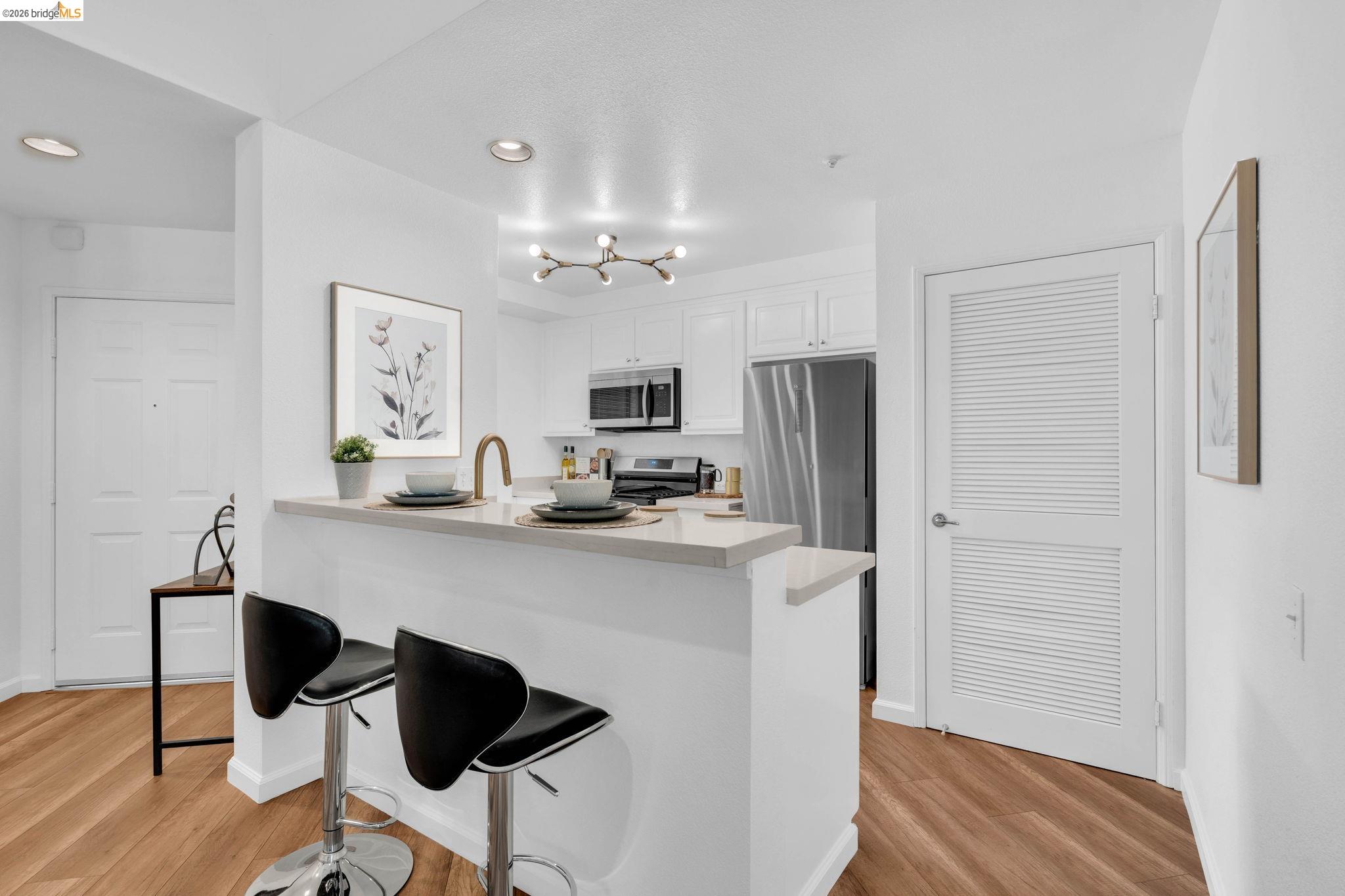 Photo #3: 41125400 Listing: Photo #3