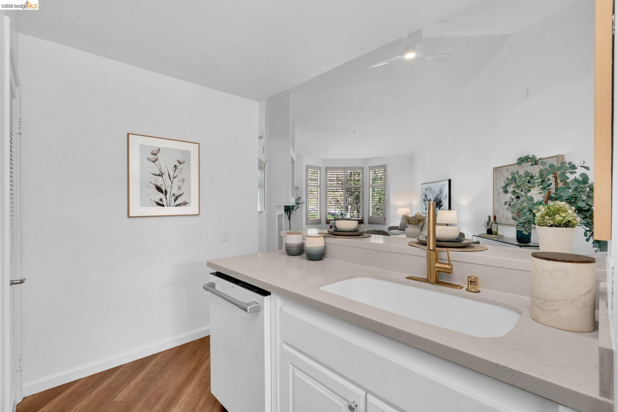 Photo #8: 41125400 Listing: Photo #8