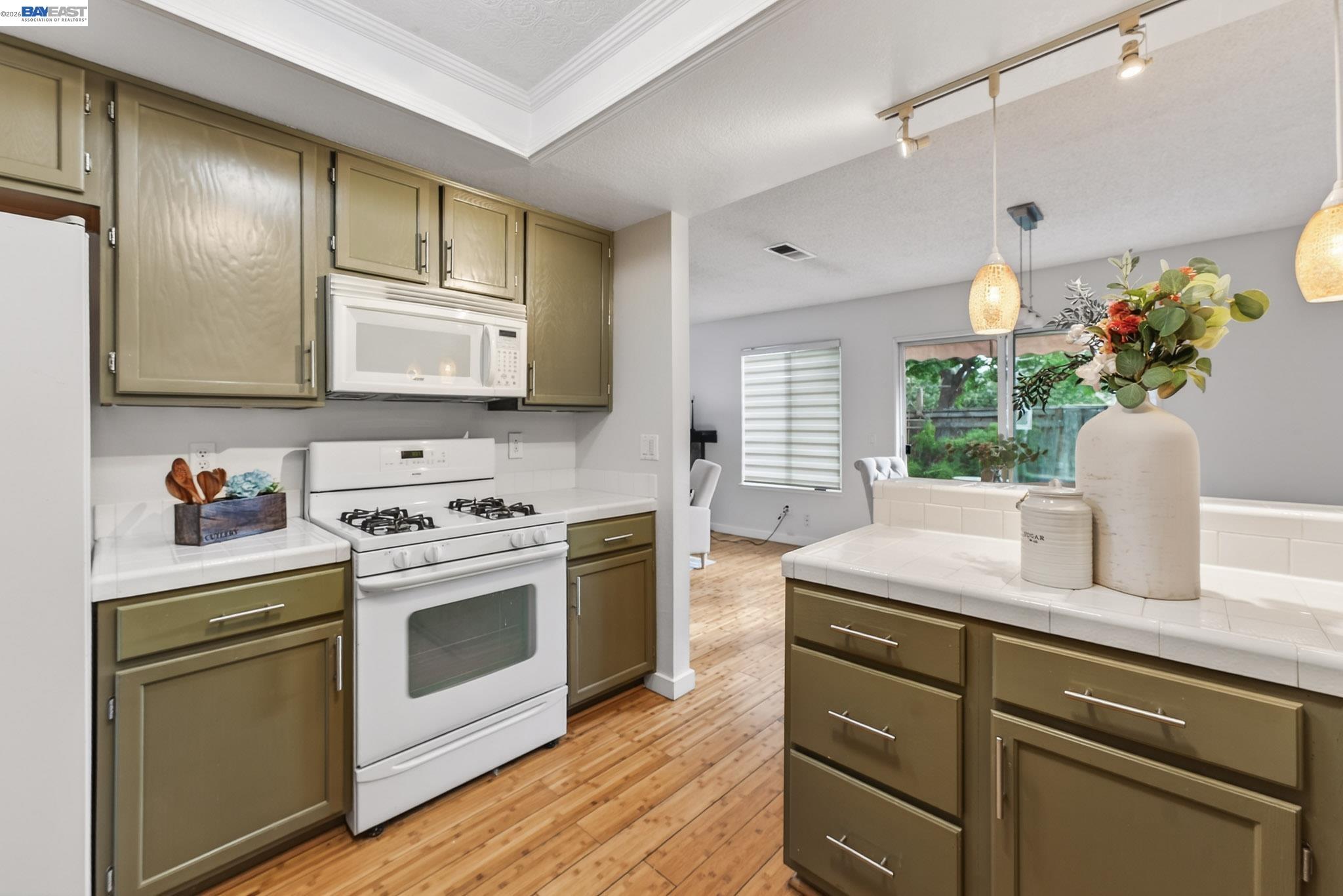 Detail Gallery Image 18 of 37 For 97 Deer Run Cir, San Jose,  CA 95136 - 2 Beds | 2/1 Baths